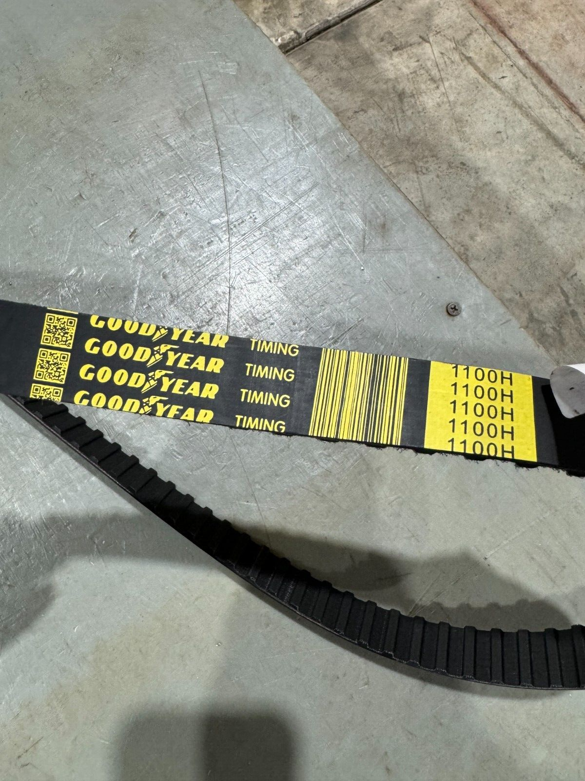 FACTORY NEW GOODYEAR SYNCHRONOUS TIMING BELT 1100H100