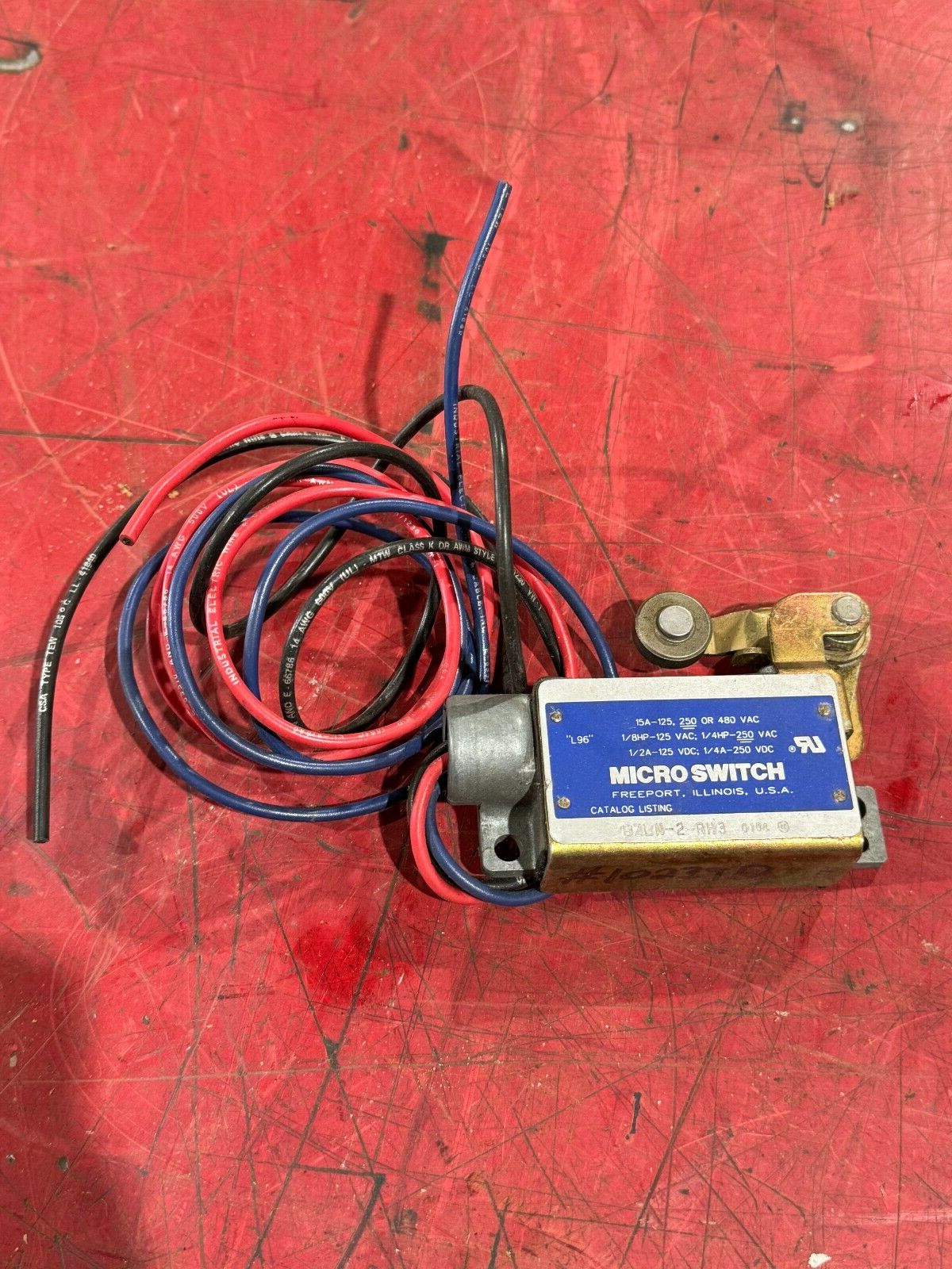 NEW NO BOX MICRO SWITCH LIMIT SWITCH BZLN-2-RH3