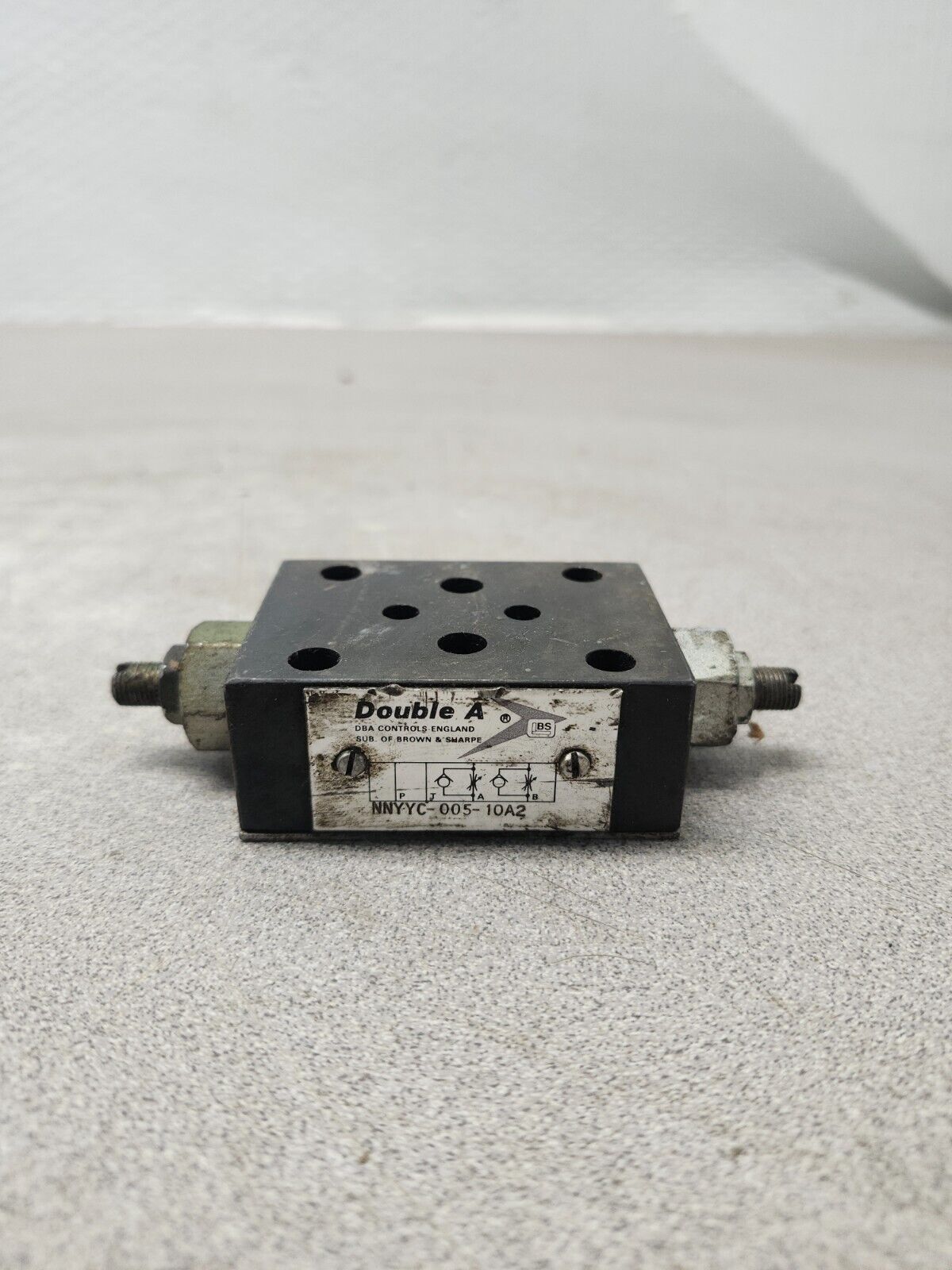 USED DOUBLE A Hydraulic Control Valve NNYYC-005-10A2