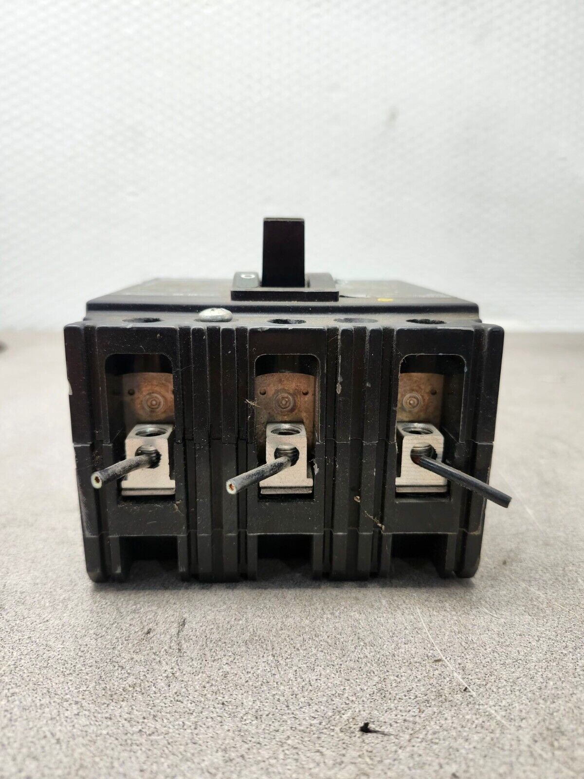 USED NO BOX Square D Circuit Breaker 15amp 480v FAL34015