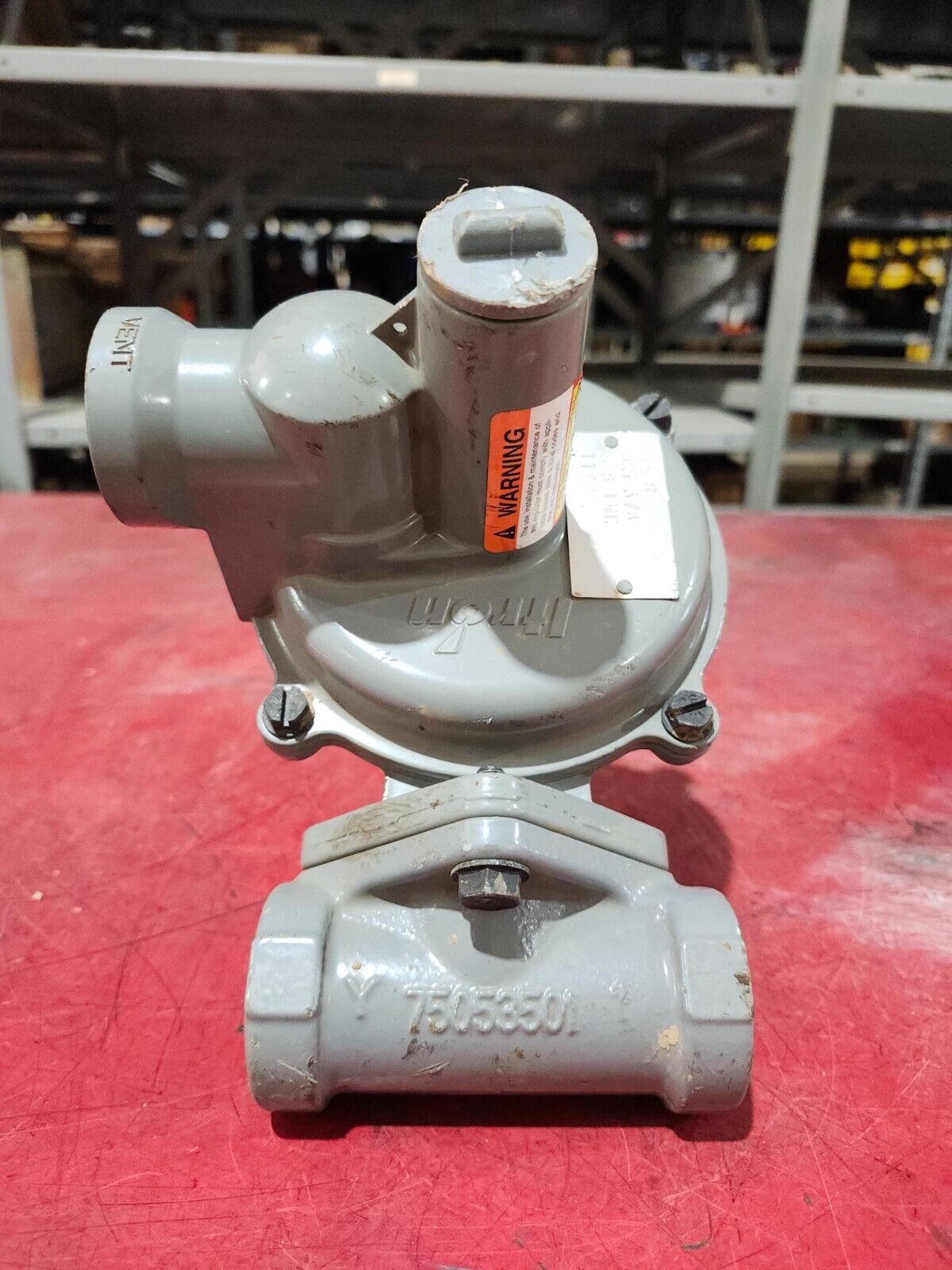 NEW NO BOX ITORN GAS REGULATOR OUTLET PRESSURE MODEL 8.42