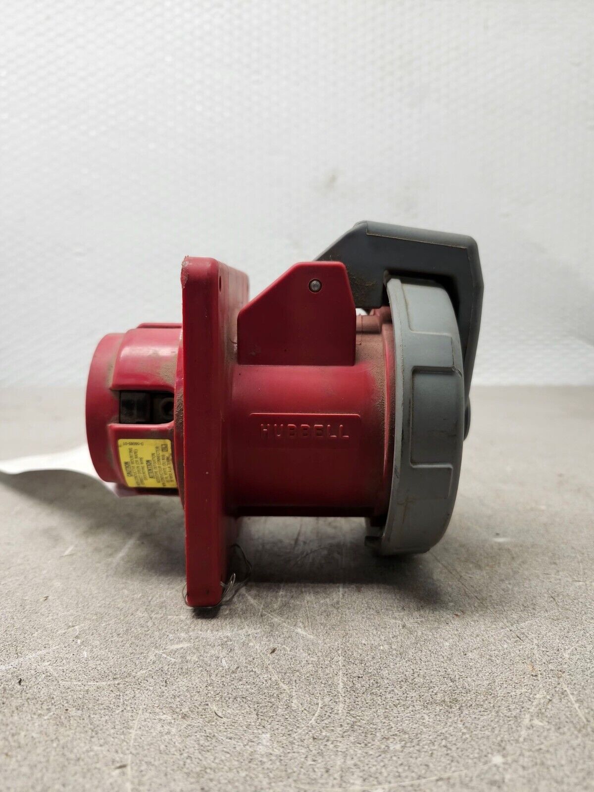 USED HUBBELL PLUG RECEPTACLE 560R7W