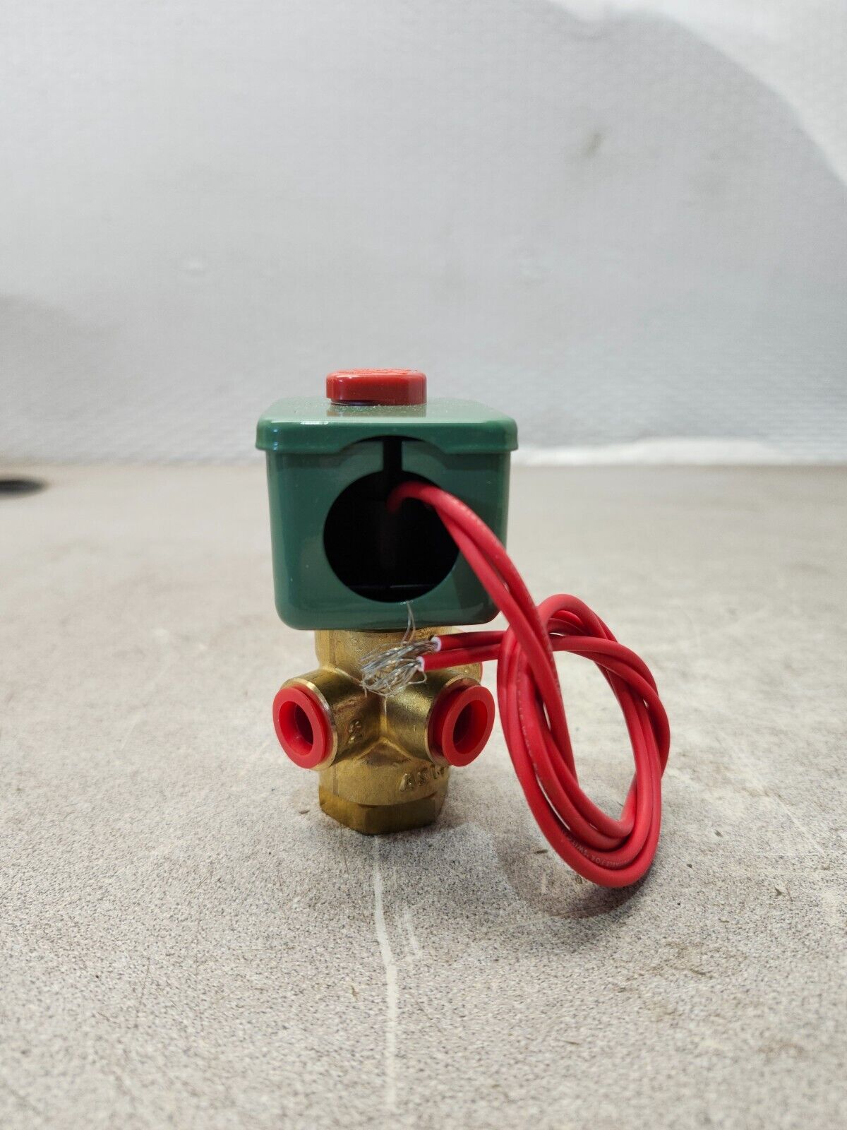 NEW IN BOX ASCO Solenoid Valve 120v-ac 1/4'' 8320A089