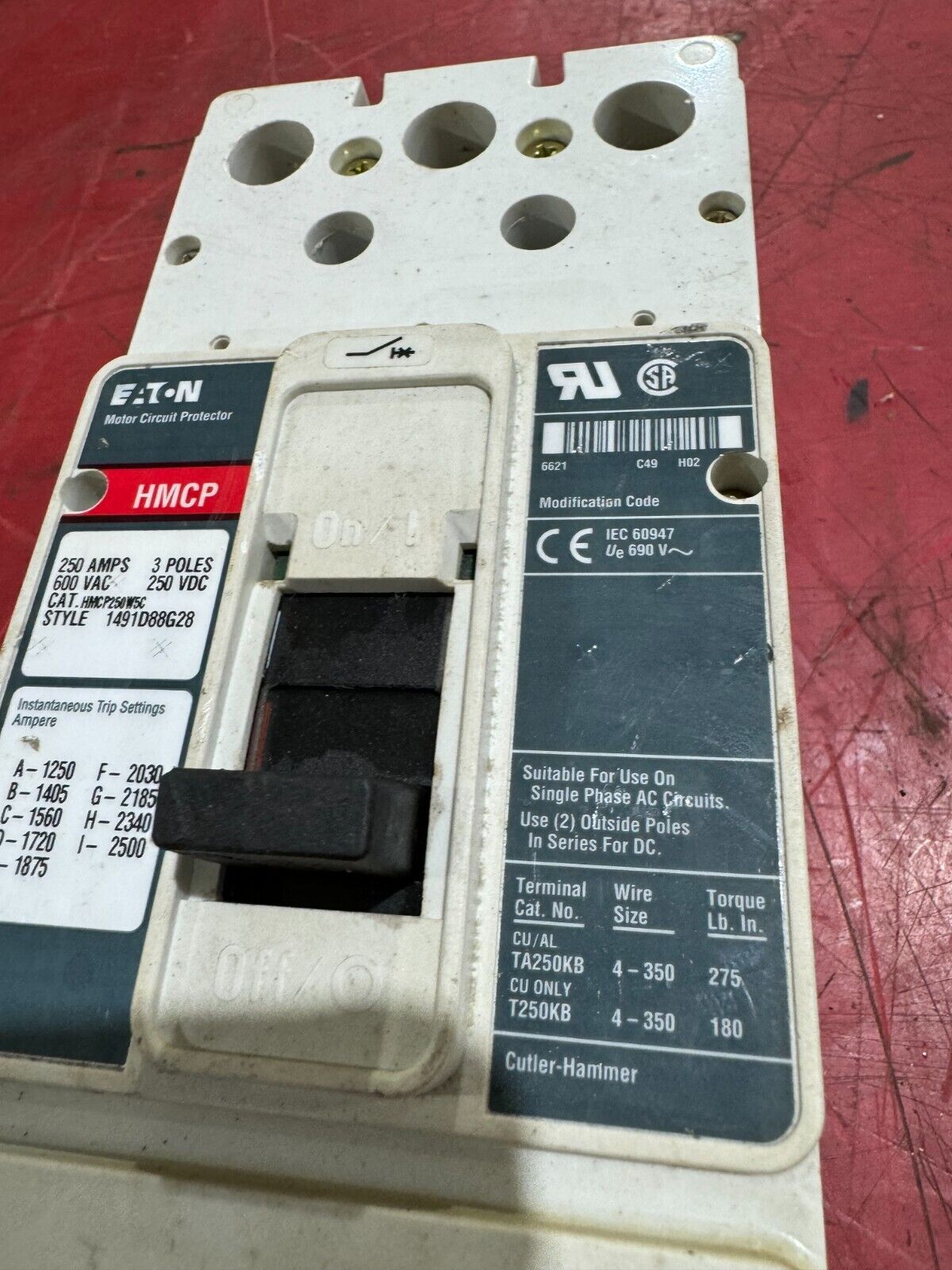 USED CUTLER-HAMMER EATON HMCP 3 POLE 250AMP CIRCUIT BREAKER HMCP250W5C