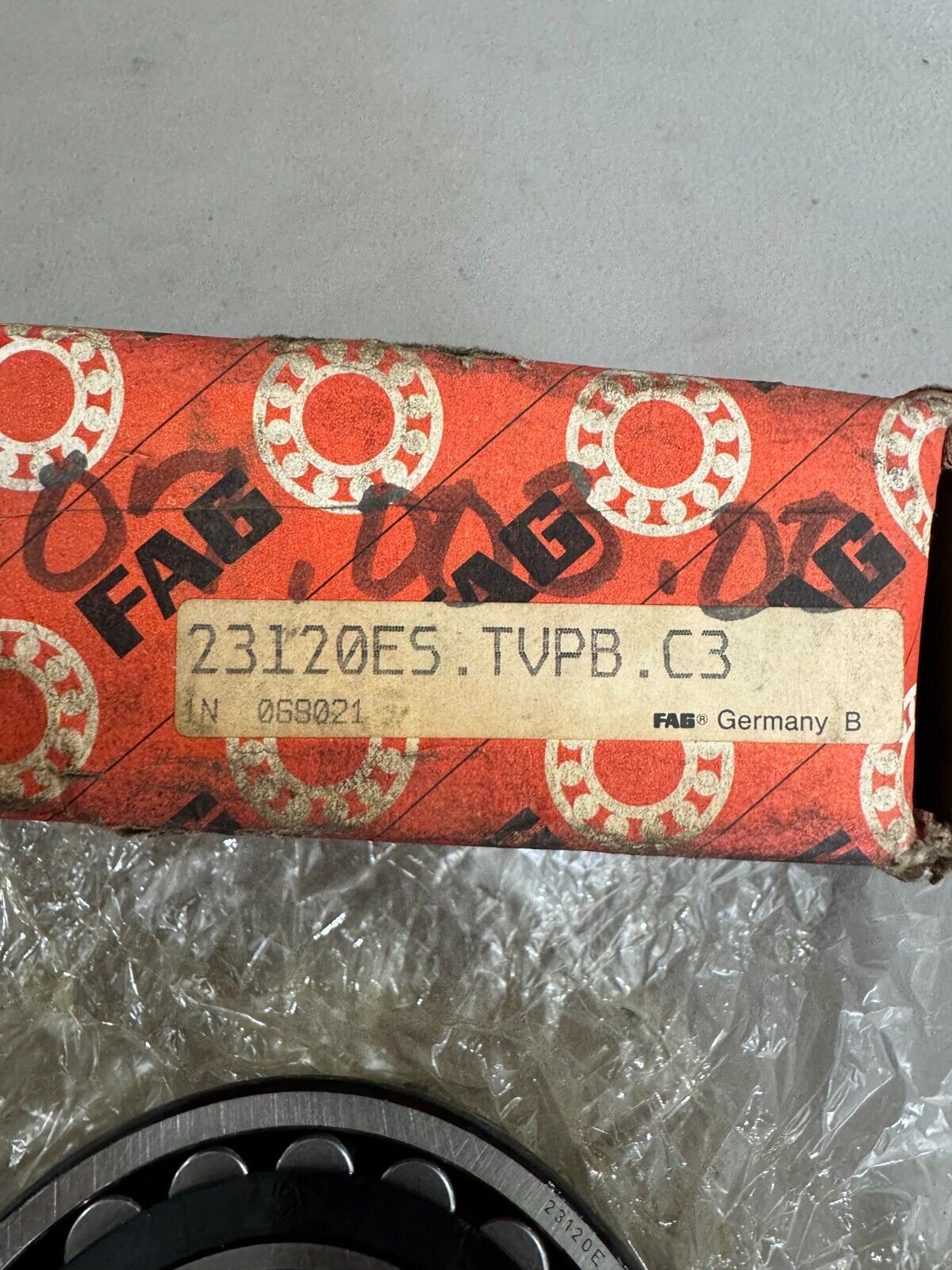 NEW IN BOX FAG 23120ESTVPBC3 SPHERICAL ROLLER BEARING 23120ES.TVPB.C3