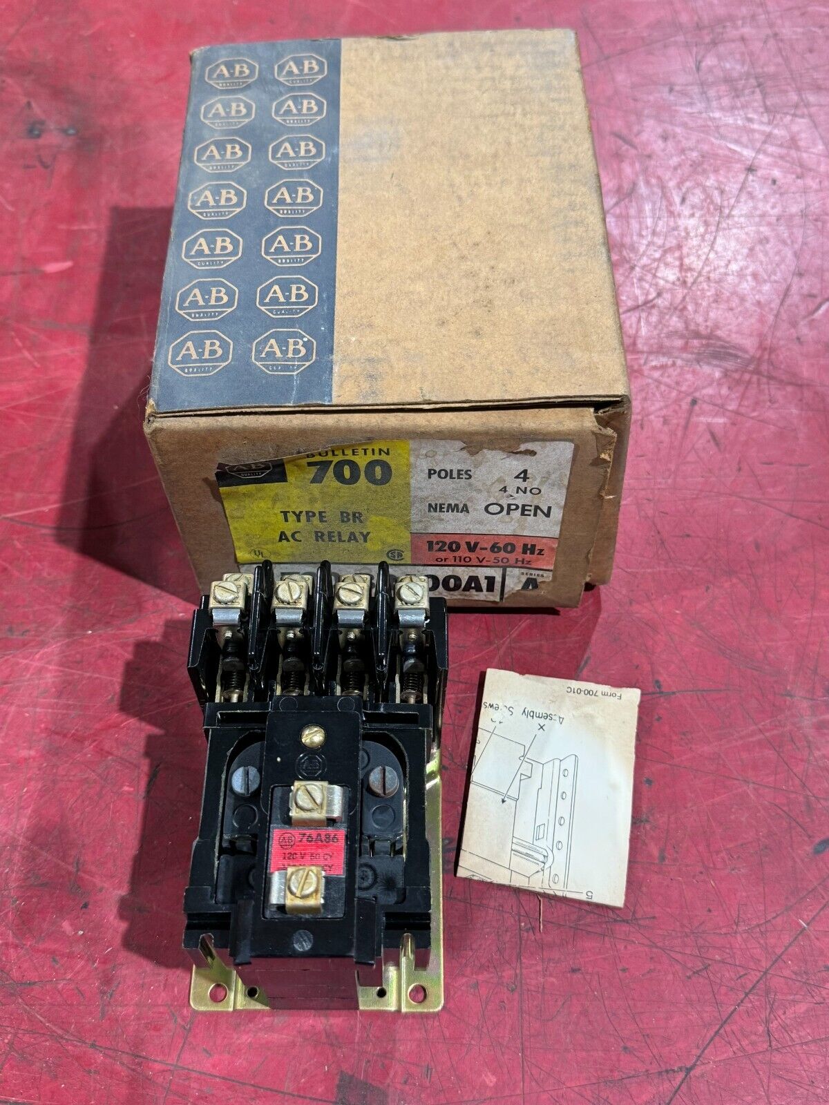 NEW IN BOX ALLEN BRADLEY AC RELAY 700-BR400A1