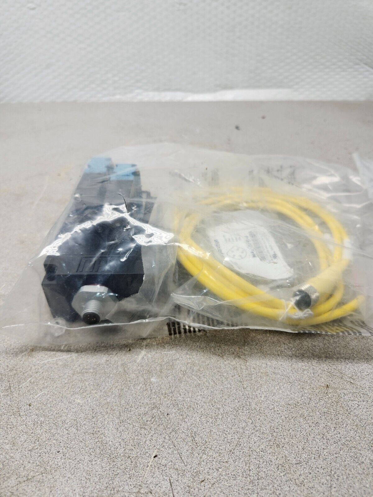 NEW IN BAG MAC SOLENOID VALVE 24VDC PPC0S6B-AAA-0AGA-ADGA-FD WITH MENCOM MAC-5FP