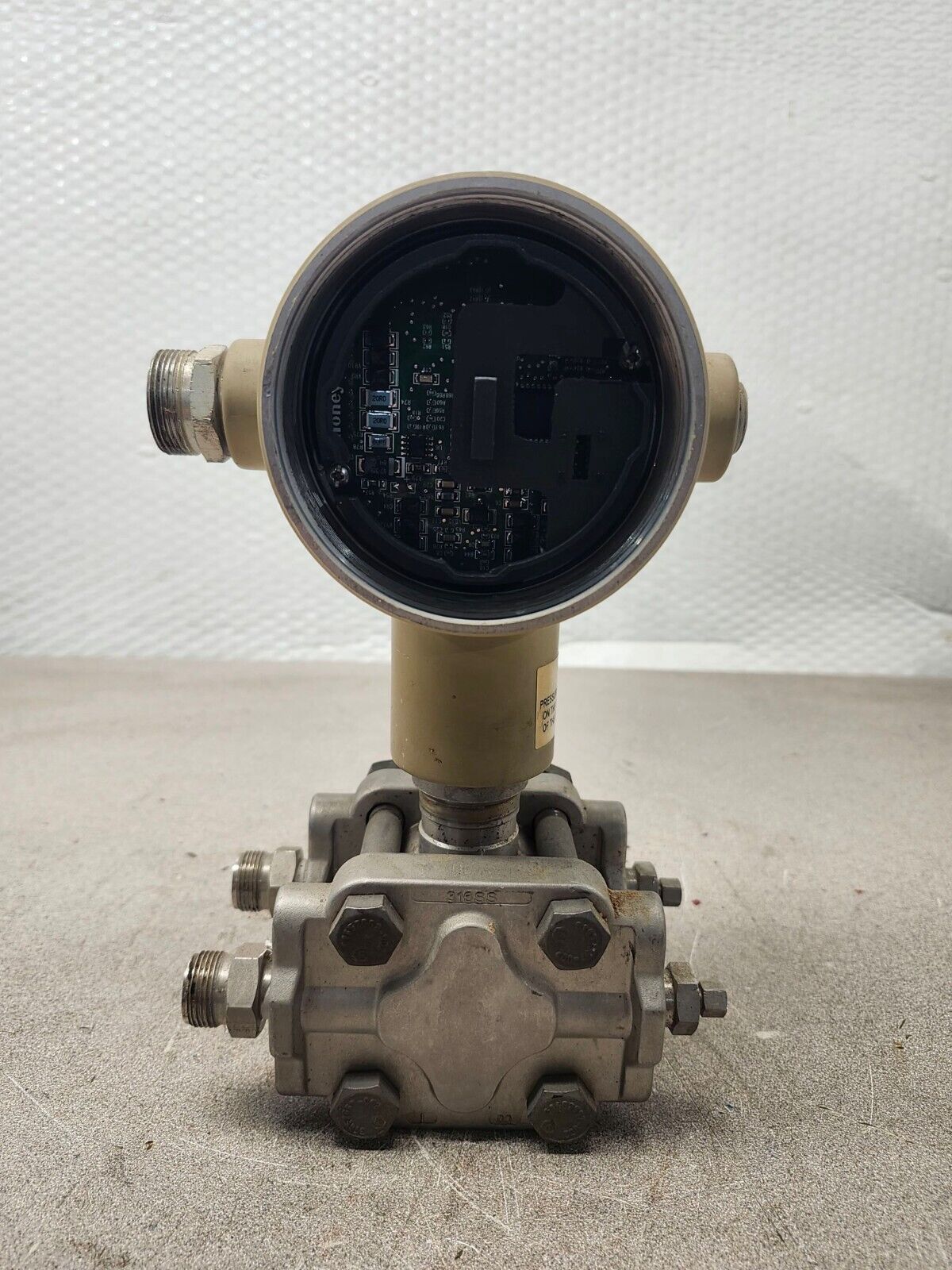 USED HONEYWELL SMART ST 3000 PRESSURE TRANSMITTER STD930E1H00000H6ZSSMSBS31CXXXX