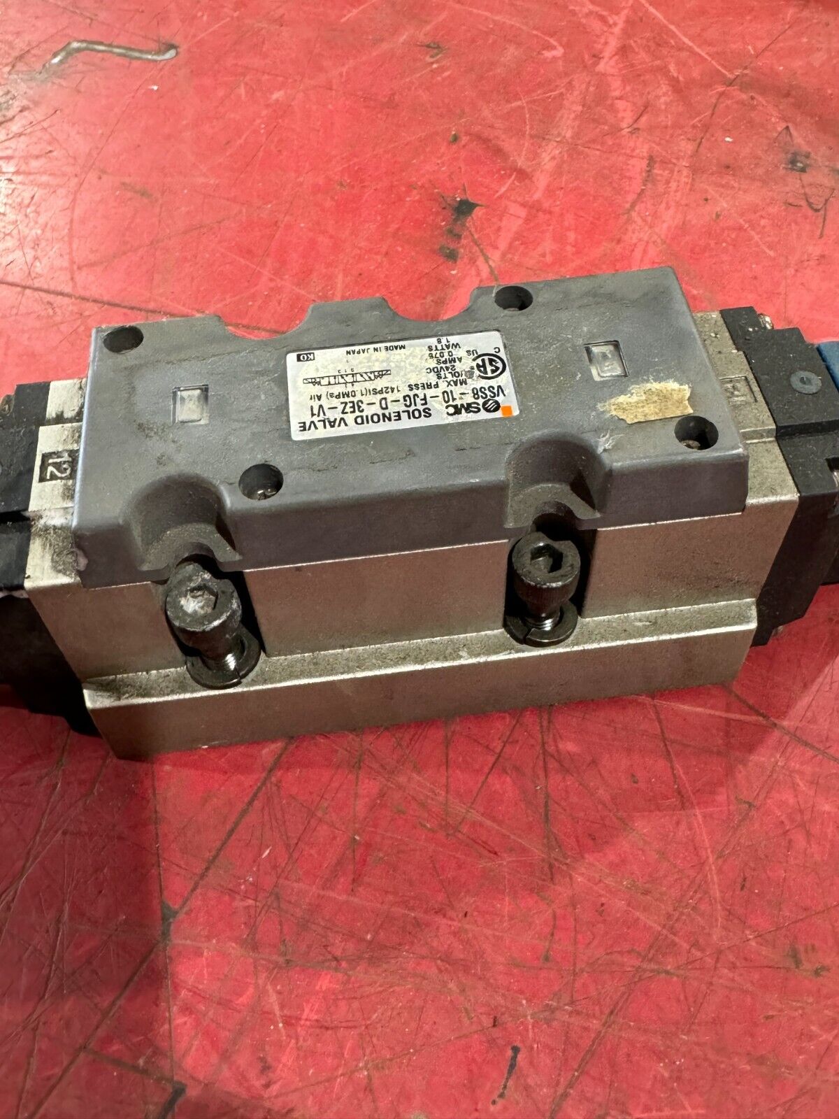 USED SMC SOLENOID VALVE VSS8-10-FJG-D-3EZ-V1