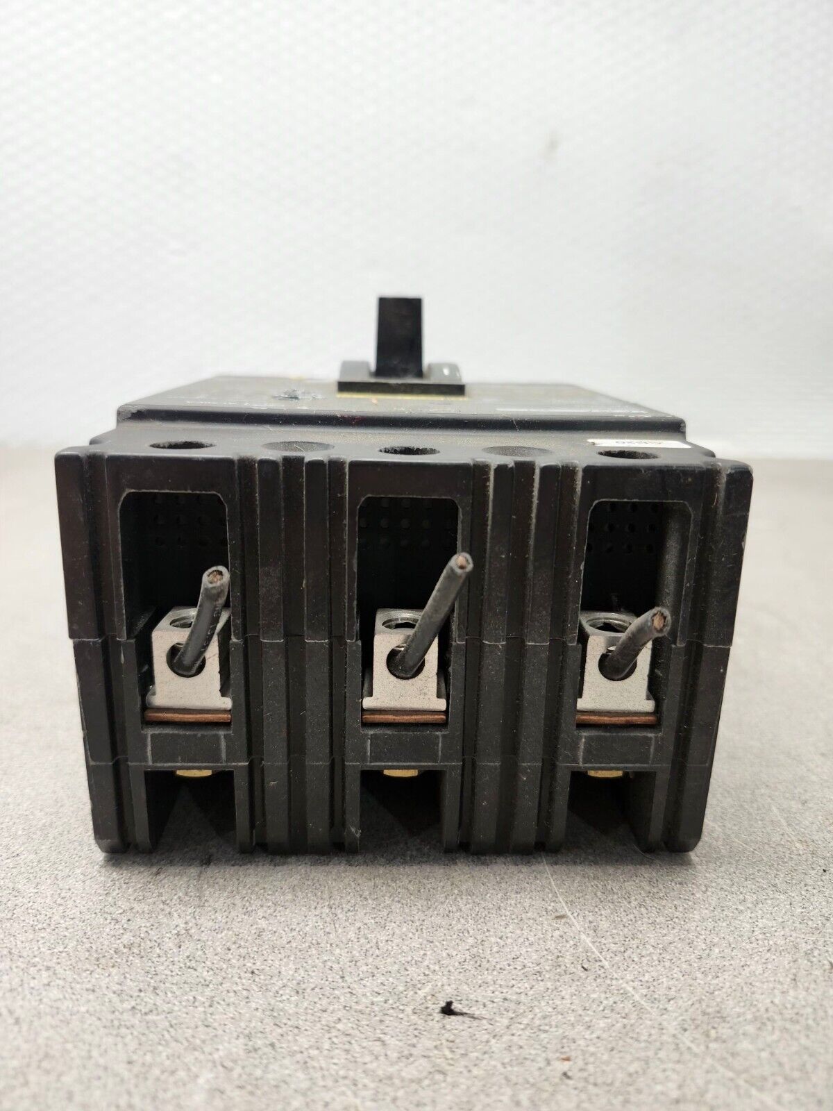 USED NO BOX Square D Circuit Breaker 15amp 480v FAL34015