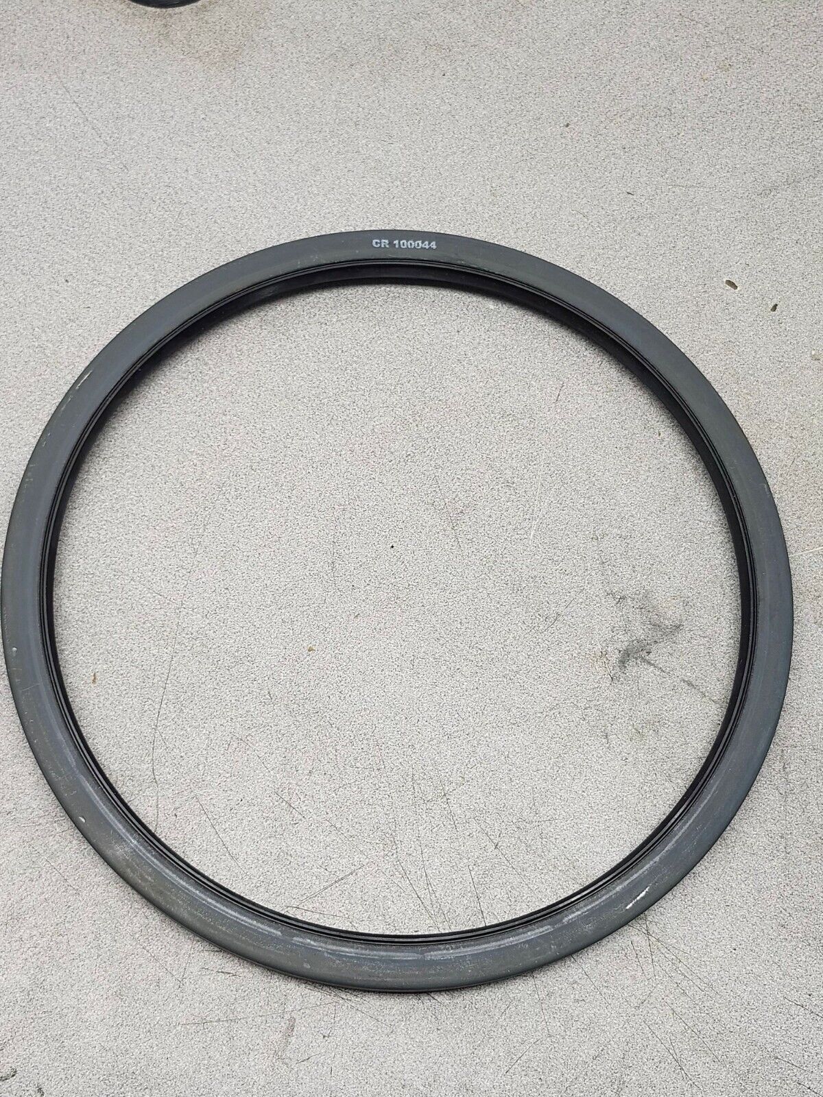 NEW IN BOX SKF OIL SEAL CR 100044