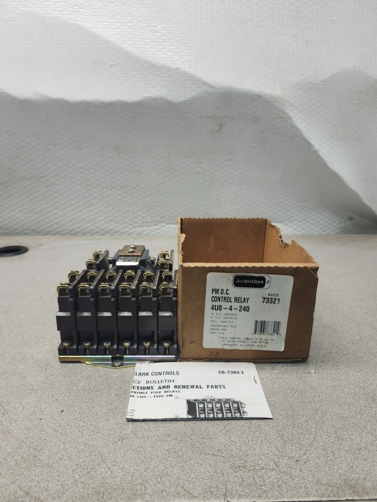 NEW IN BOX JOSLYN CLARK CONTROL RELAY 4U8-4-240