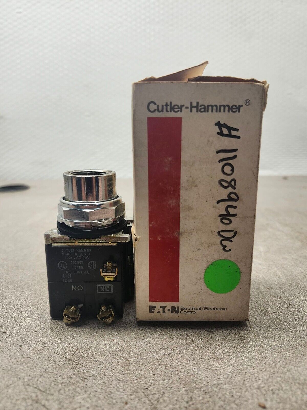 NEW IN BOX Cutler Hammer Contact Block 1 N.C.  10250T51