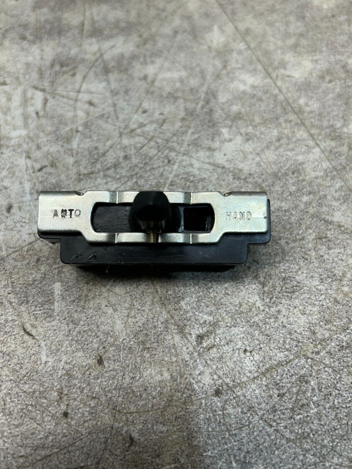 44040921