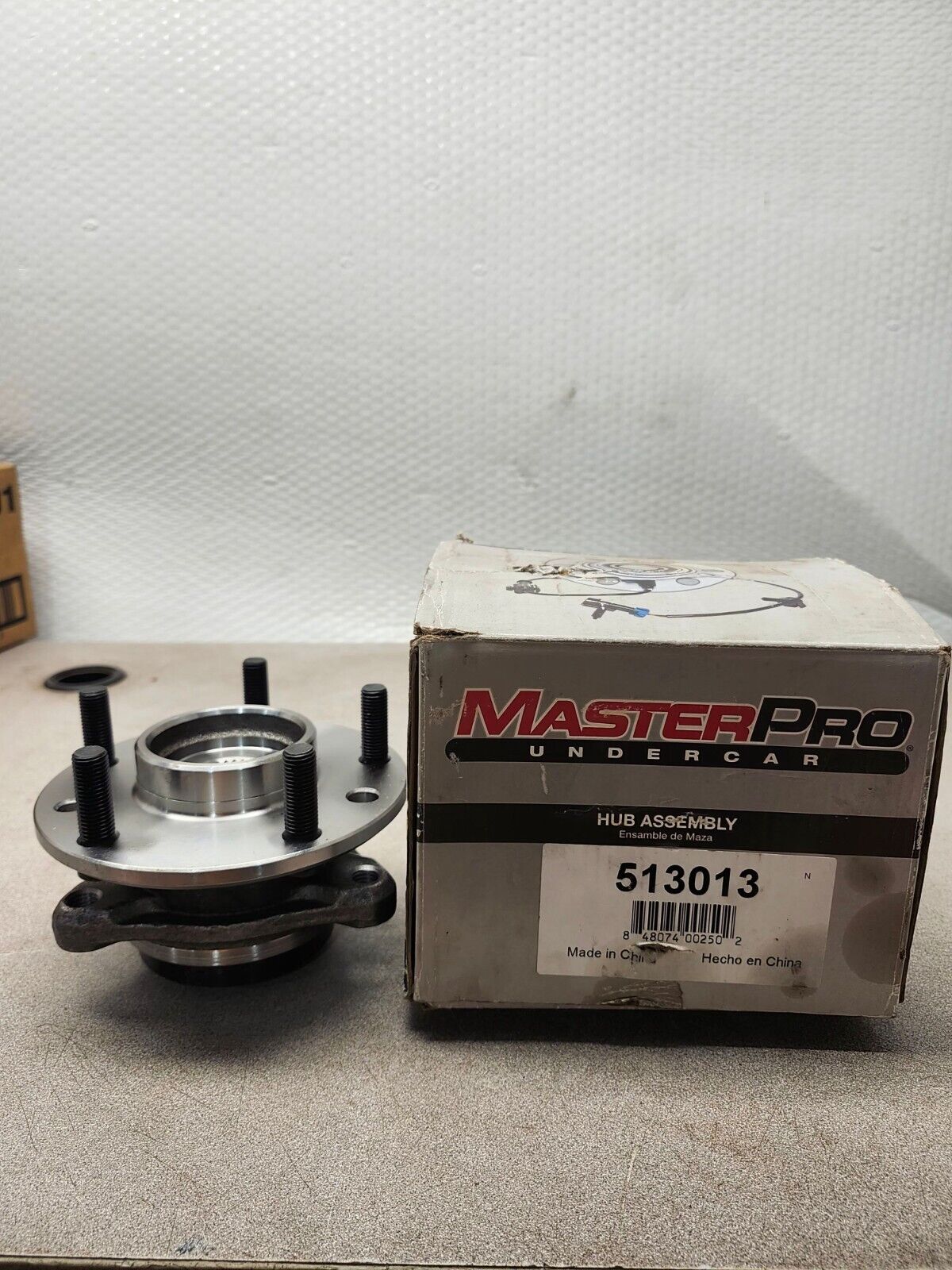 NEW IN BOX Master Pro Front Wheel Hub and Bearing S10 4WD 513013