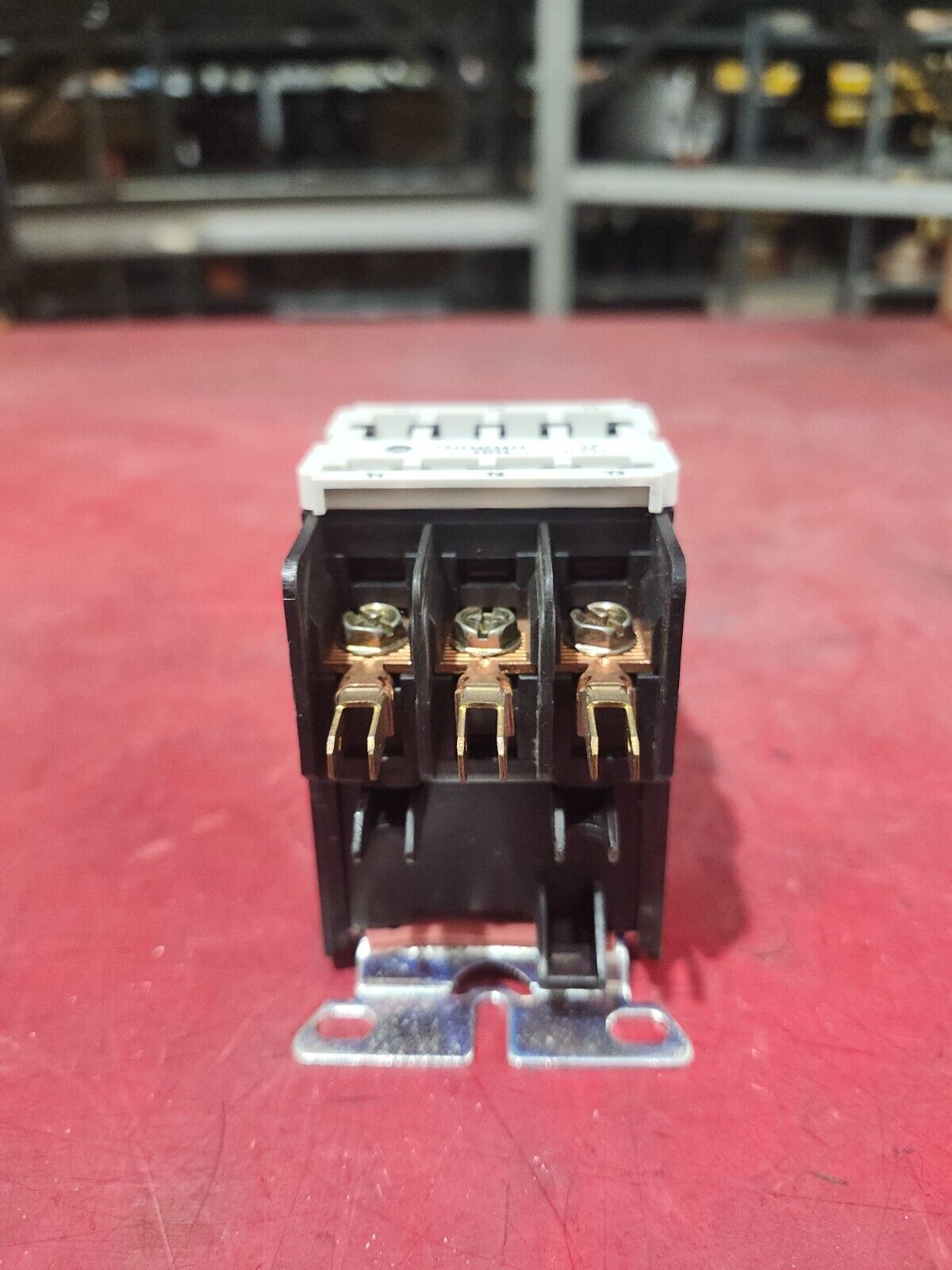 NEW IN BOX GE CONTACTOR 30AMP 3 POLE CR453AC3AAA