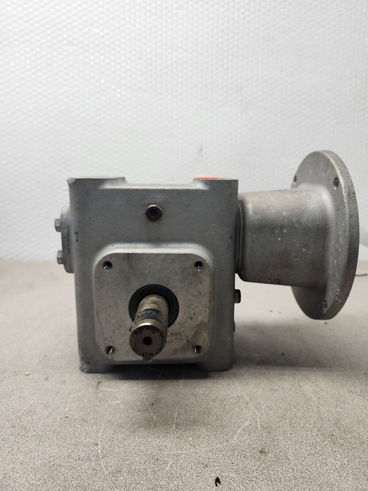 USED NO BOX ELECTRA-GEAR ALUMINUM RIGHT ANGLE GEAR REDUCER EL8219088.00