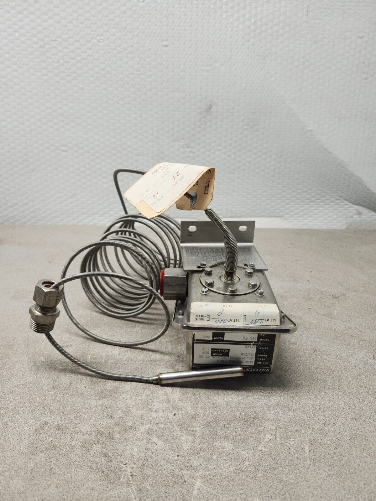 NEW NO BOX ASCHCROFT THERMOSTAT CONTROL GTDNGG15A7030 XFSXBX