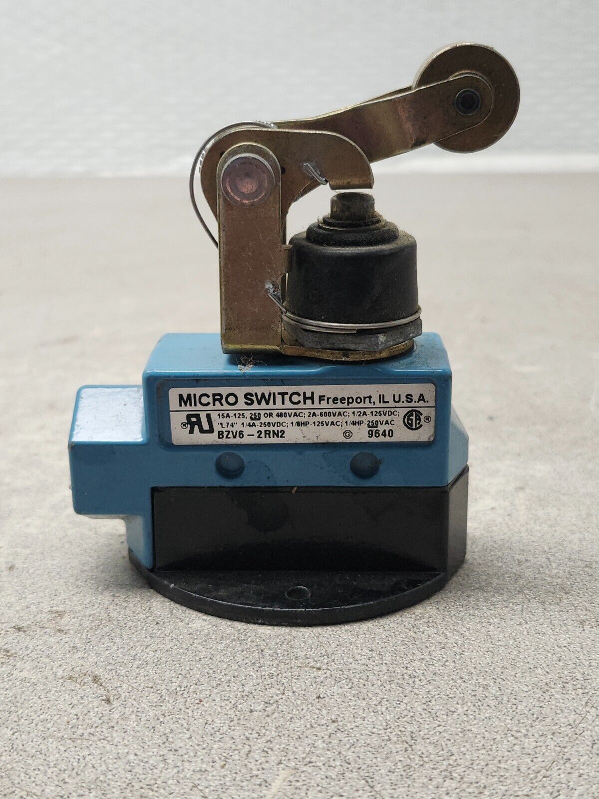 USED Honeywell Micro Switch BZV6-2RN2