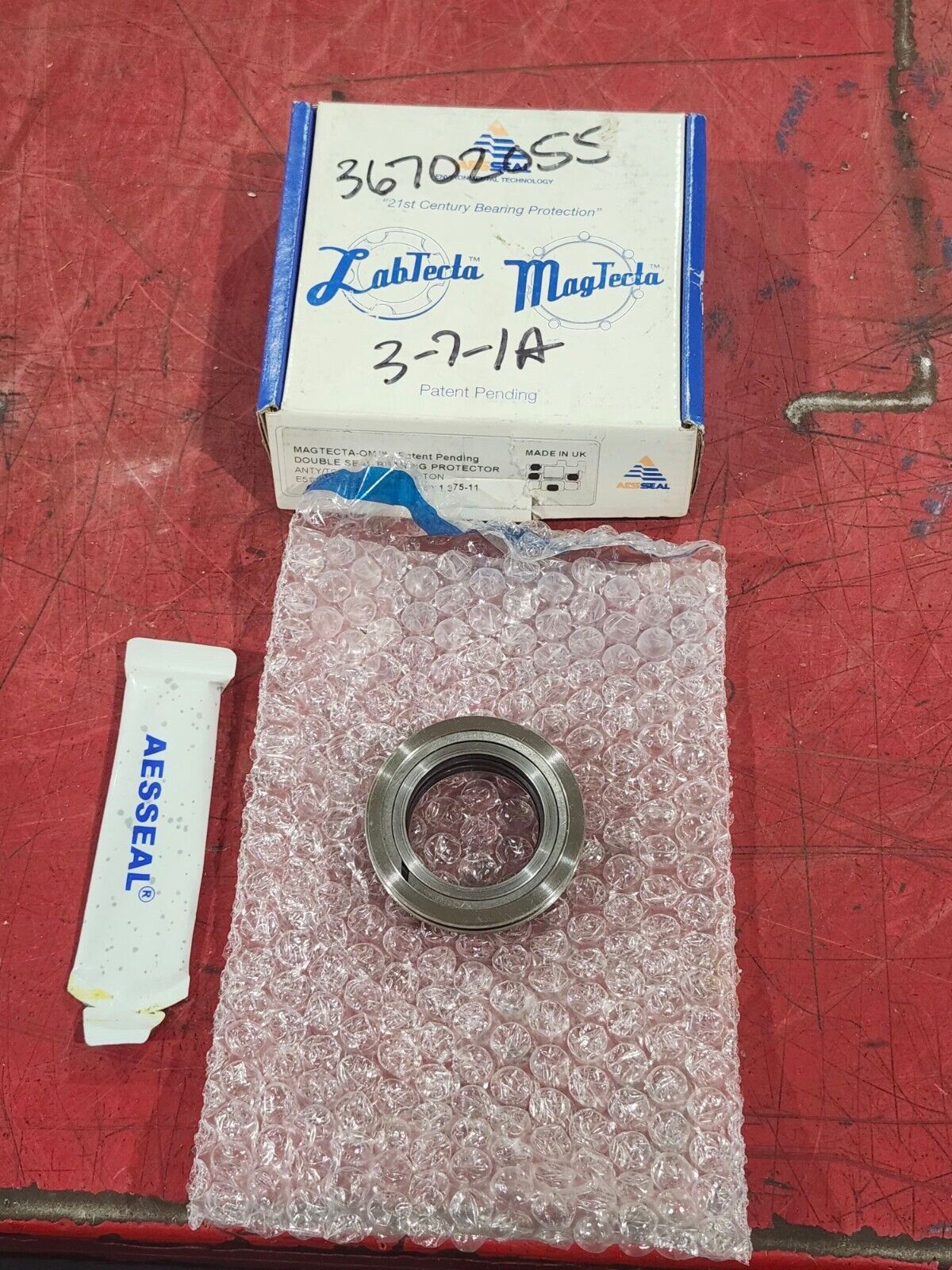 NEW IN BOX AESSEAL DOUBLE SEAL BEARING PROTECTOR E511-BTBG001I17I18