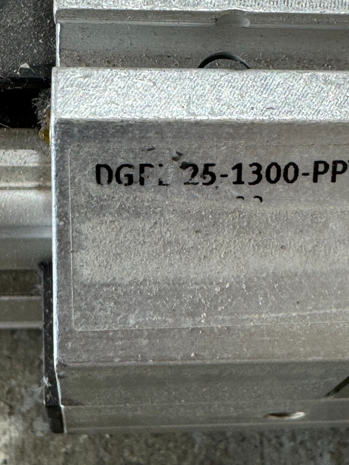 NEW FESTO LINEAR ACTUATOR DGPL25-1300-PPV-A-KF-B