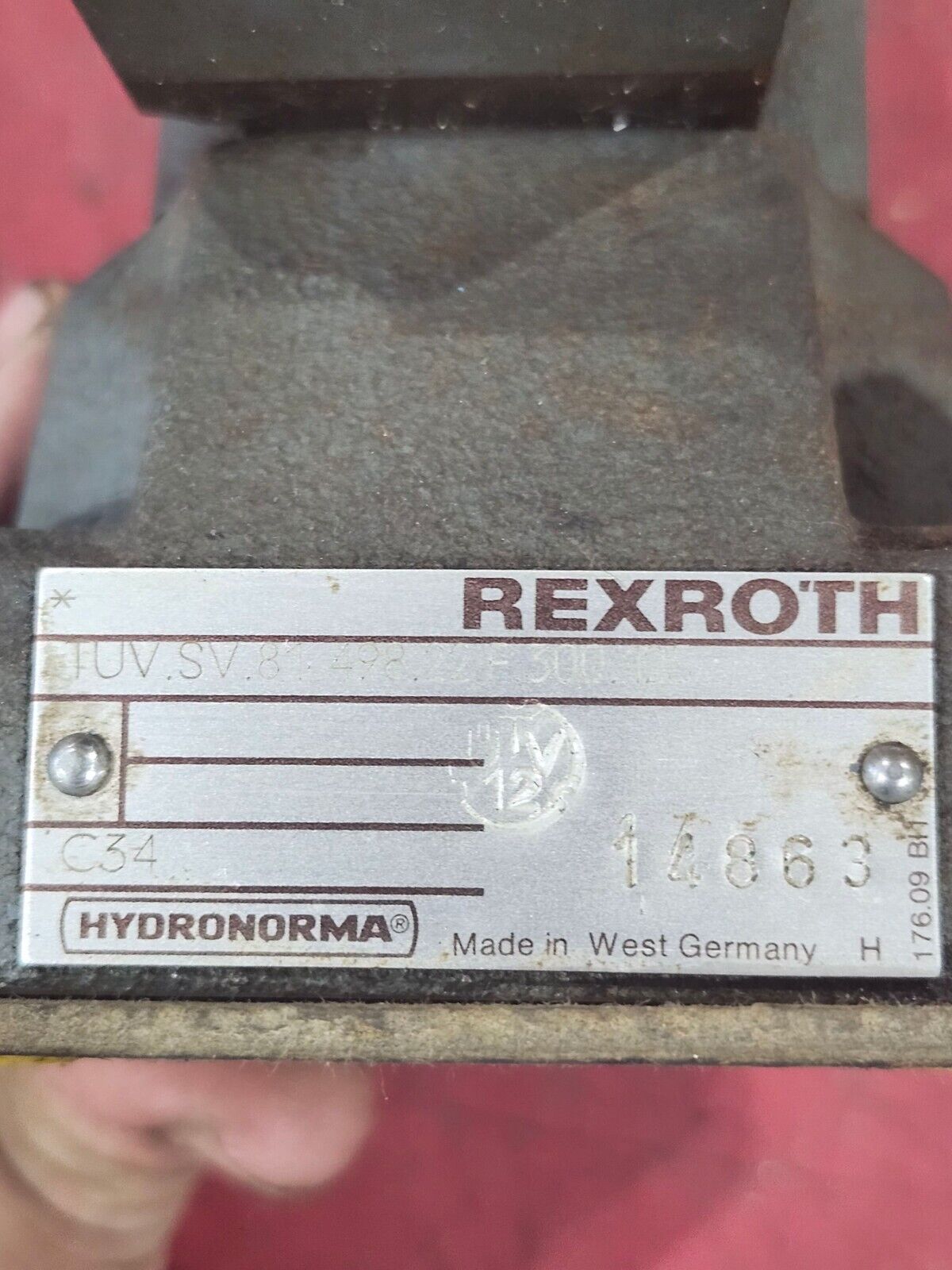 NEW REXROTH DB 20-2-30/125UB HYDRAULIC RELIEF VALVE TUV.SV.81-498.22.F.300.125