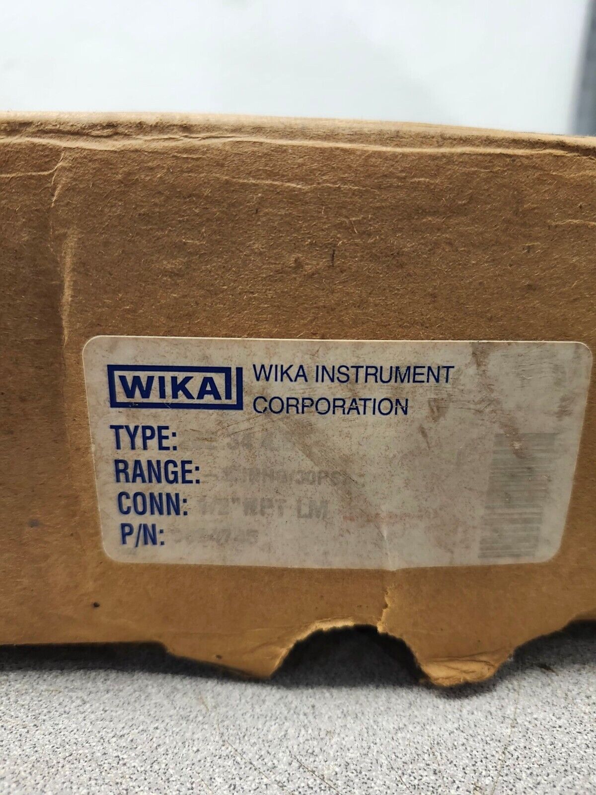 NEW IN BOX WIKA PRESSURE GAGE GAUGE -30INHG/30PSI 4.5" 1/2" Npt 9834745