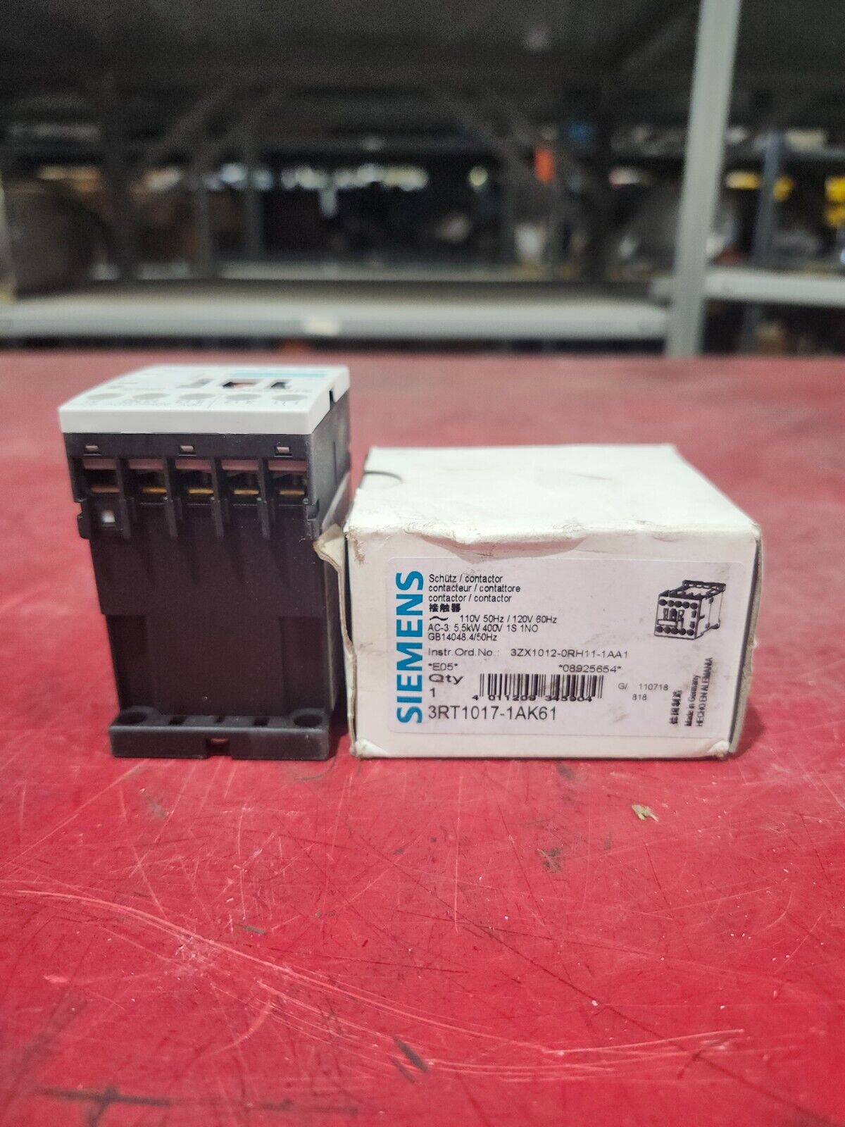 NEW IN BOX Siemens Contactor 120V 60HZ COIL  3RT1017-1AK61