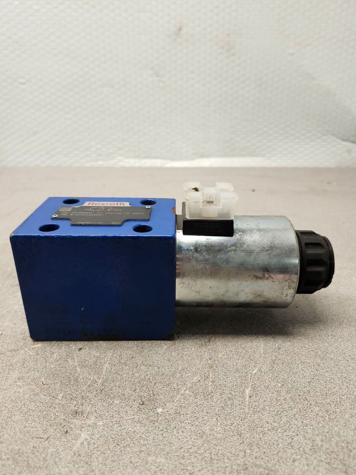 USED REXROTH HYDRAULIC VALVE CONTROL 24VDC 4WE 10 EB33/CG24N9K4