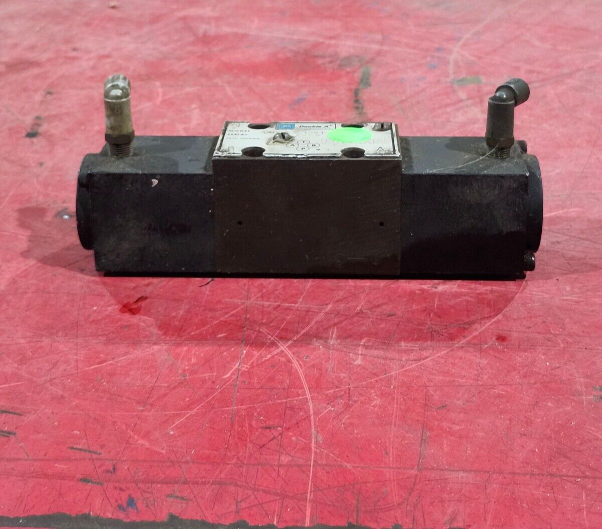 PREOWNED DOUBLE A DIRECTIONAL CONTROL VALVE QMX-3-C-10A1