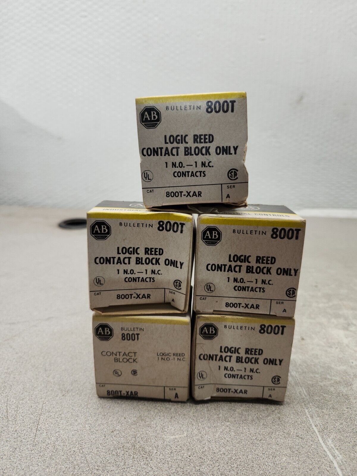 NEW IN BOX LOT OF 5 ALLEN BRADLEY LOGIC REED CONTACT BLOCK ONLY 800T-XAR