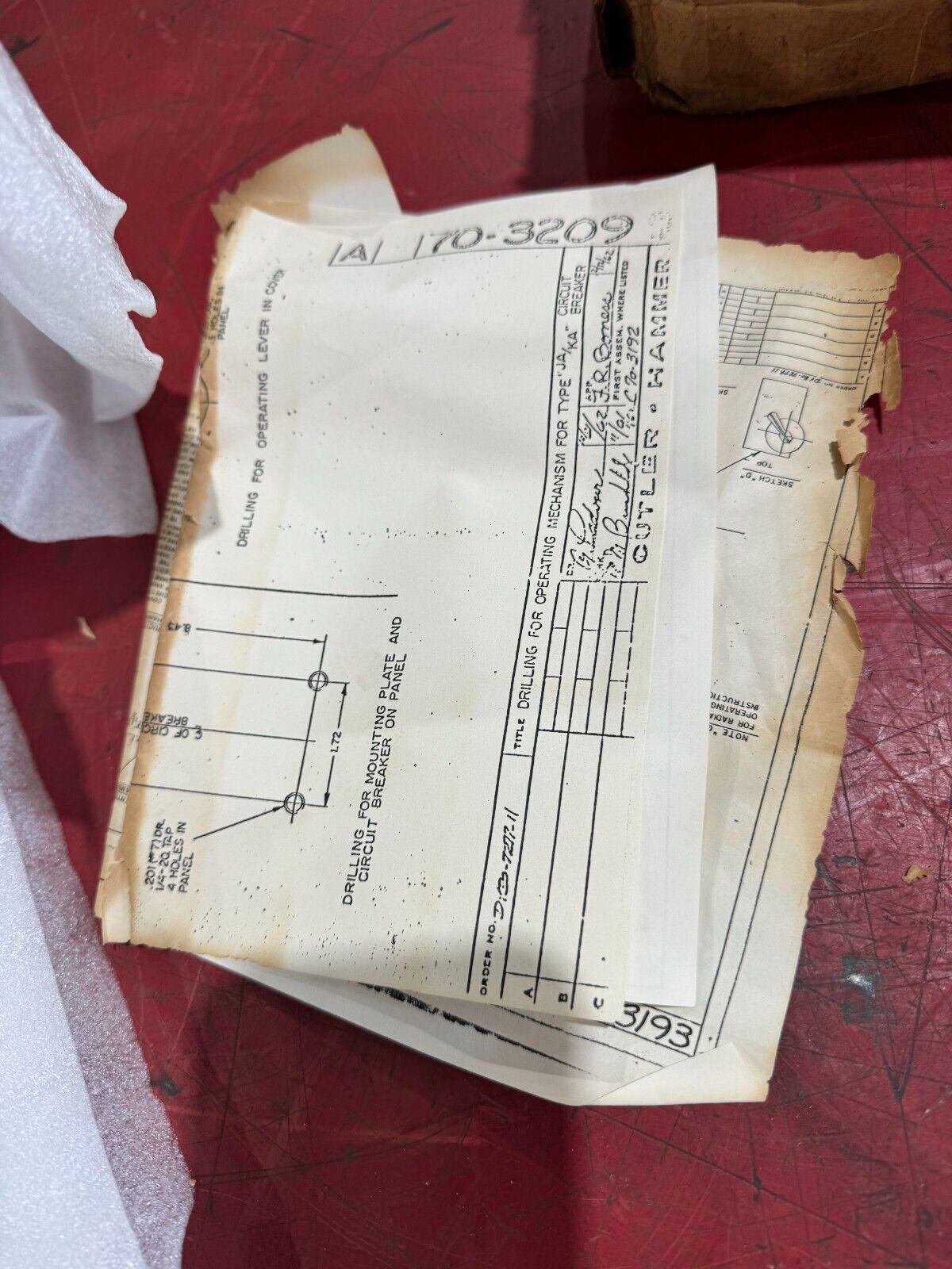 NEW IN BOX CUTLER-HAMMER CIRCUIT BREAKER OPERATING MECHANISM 10908H17A