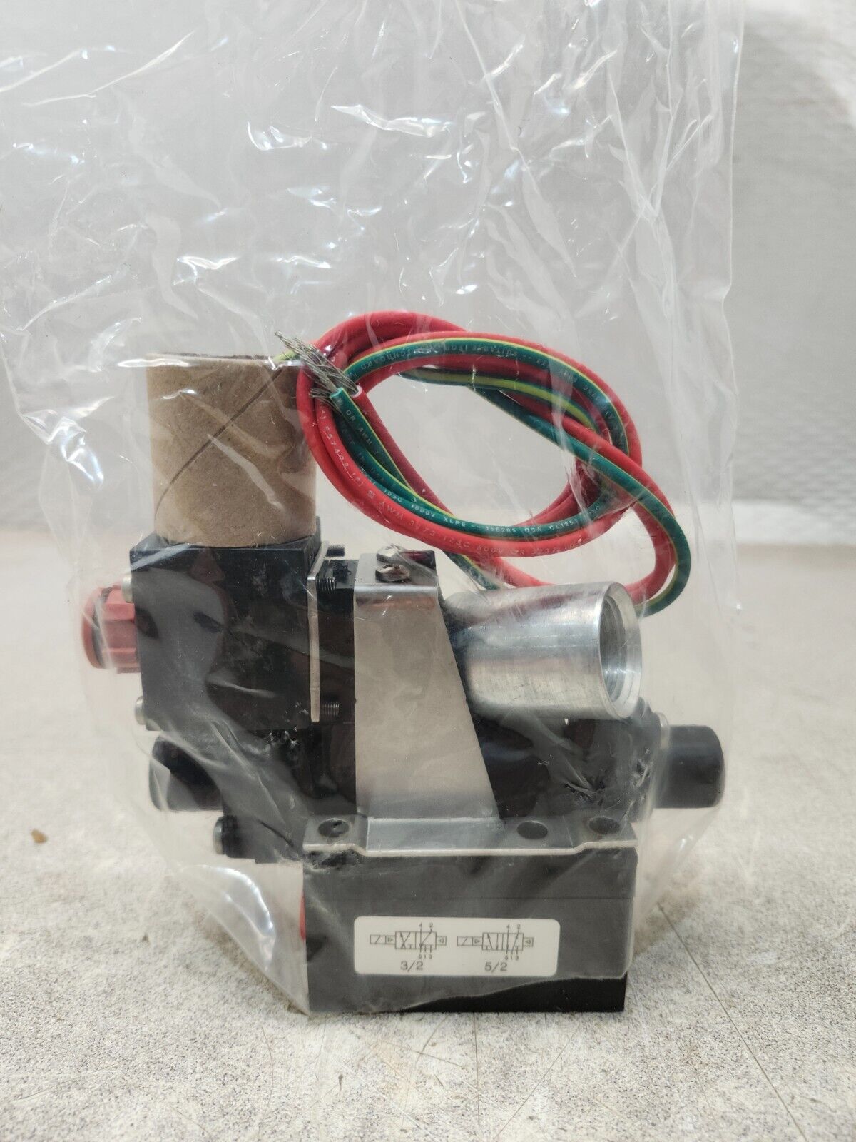 NEW IN BOX ASCO SOLENOID VALVE WT8401B202M 120/60