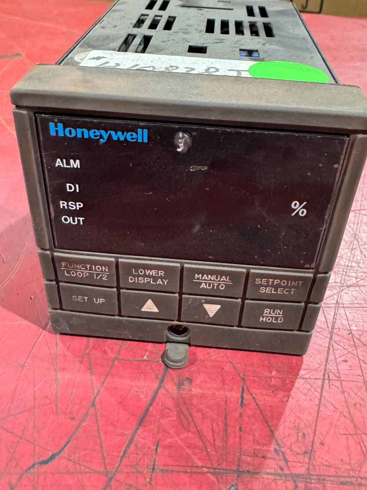 USED HONEYWELL TEMPERATURE CONTROLLER DC330B-C0-000-20-000000-00-0