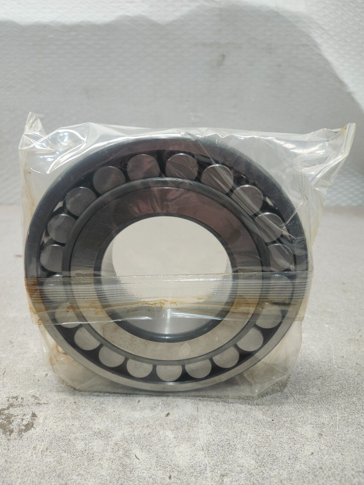 NEW IN BOX SKF SPHERICAL ROLLER BEARING 21314E/C3