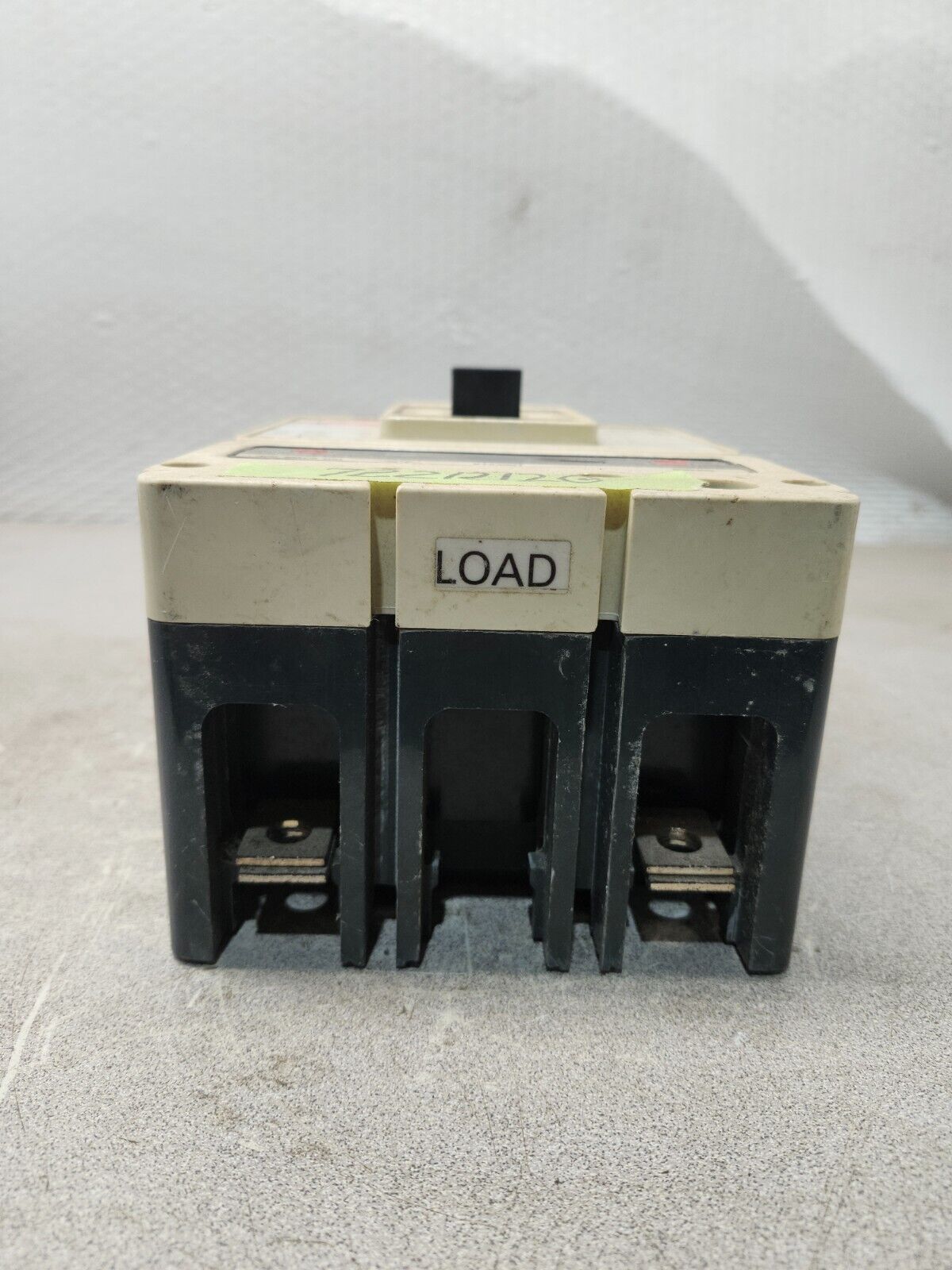 USED Cutler Hammer Circuit Breaker 400A 600VAC 2 Pole KD2400F