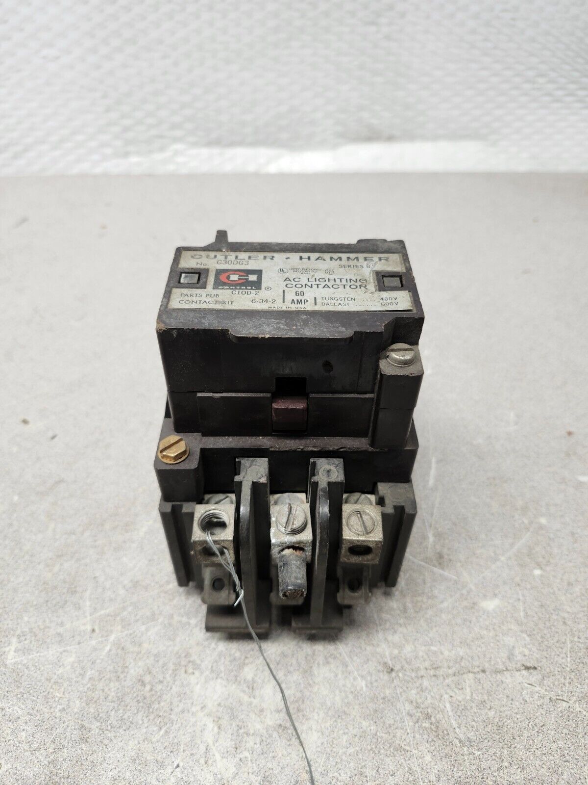 USED Cutler Hammer Ac Lighting Contactor C30DG3 Series B