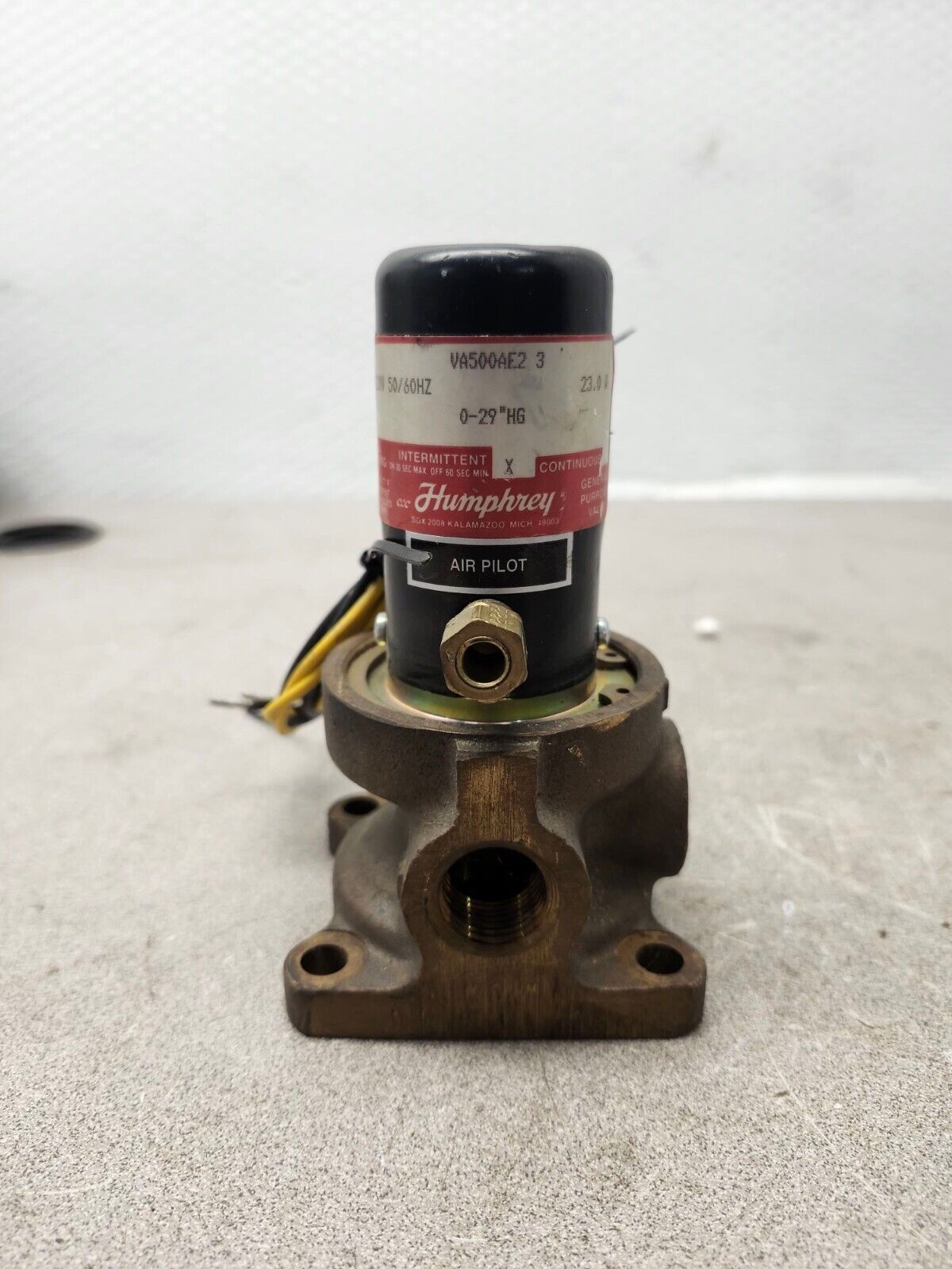 NEW NO BOX HUMPHREY PRODUCTS 3WAY Vacuum valve VA500AE2-3