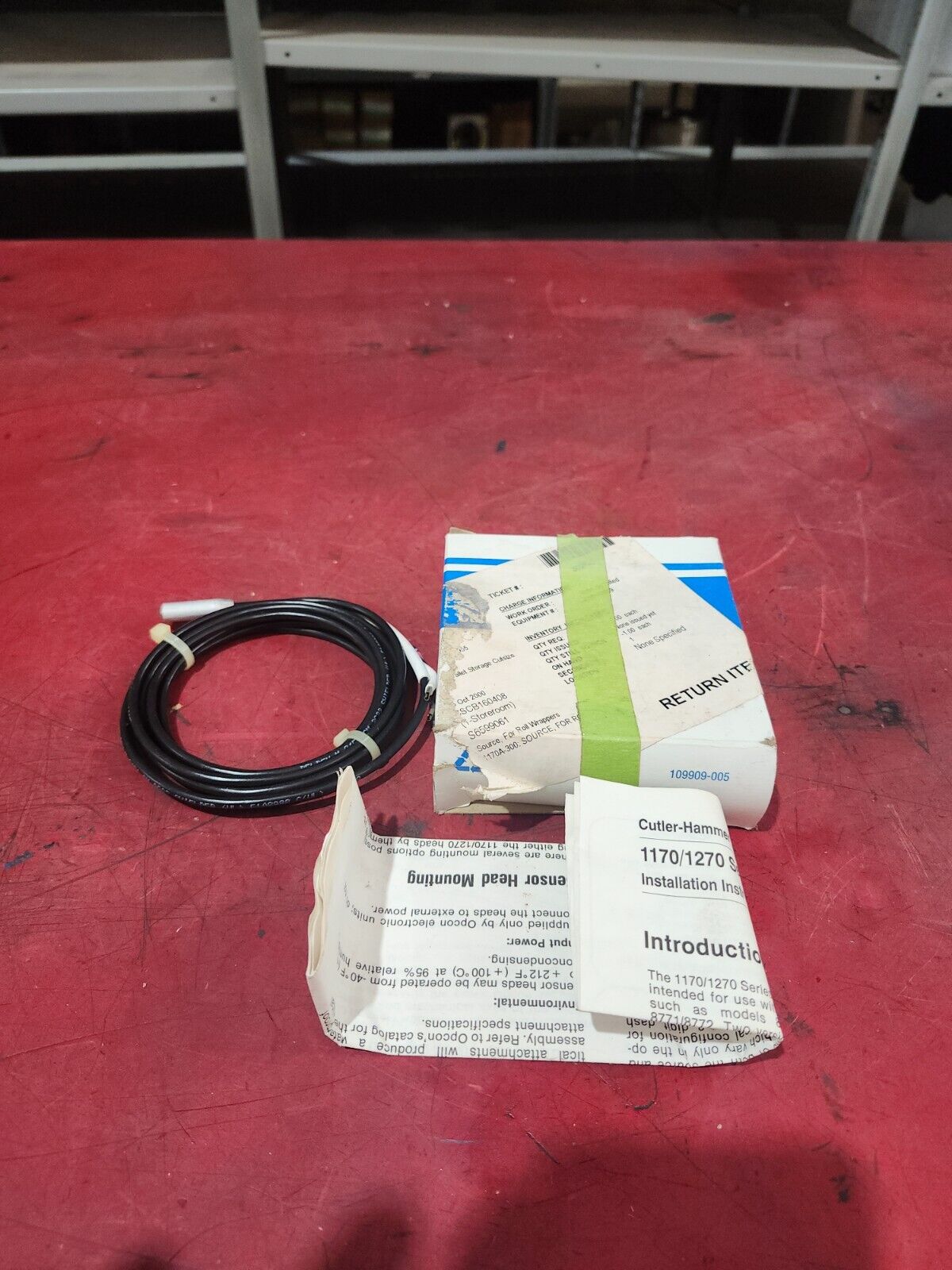 NEW IN BOX CUTLER HAMMER SOURCE HEAD 9FT CABLE 1170A-300