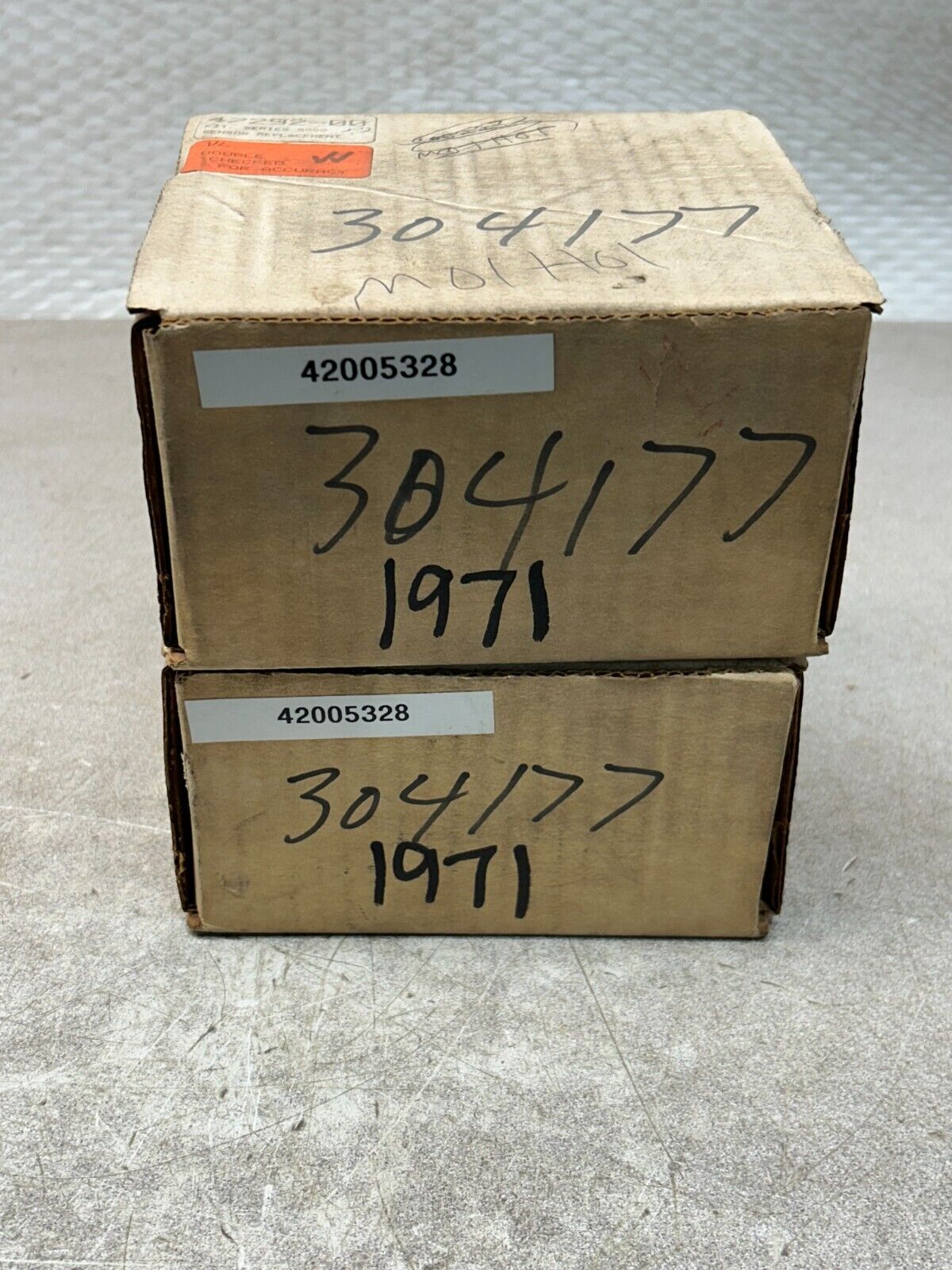 44040911