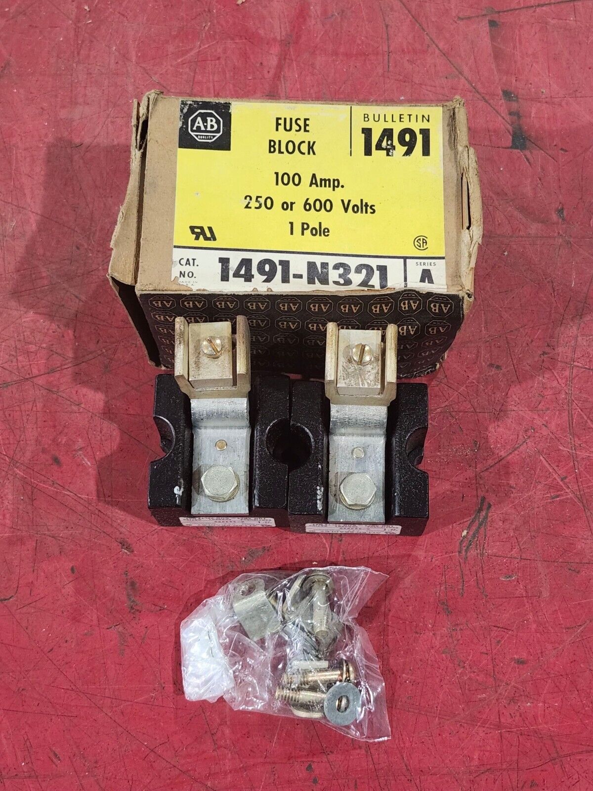 NEW IN BOX ALLEN BRADLEY FUSE BLOCK 1491-N321