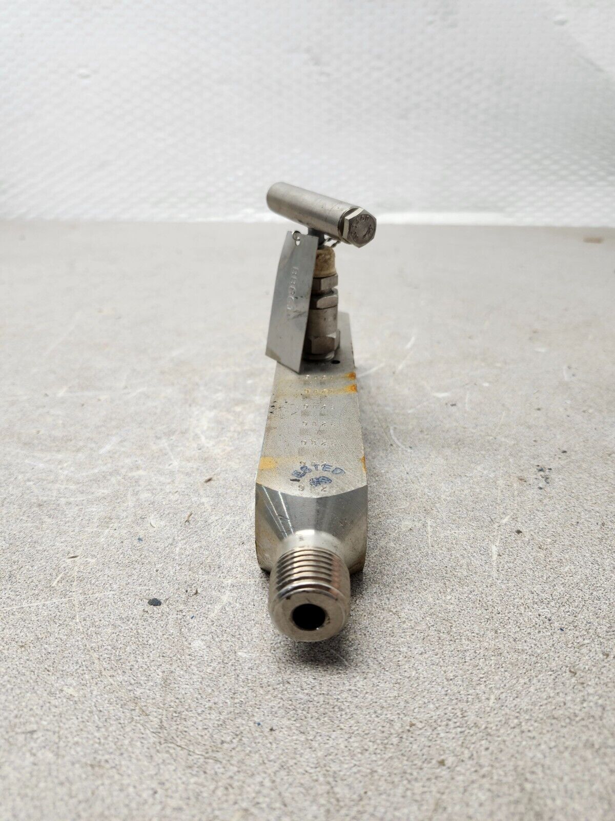 NEW NO BOX Anderson-Greenwood Multi-Port Gauge Valve 1/2 M3VIS44L 021259004