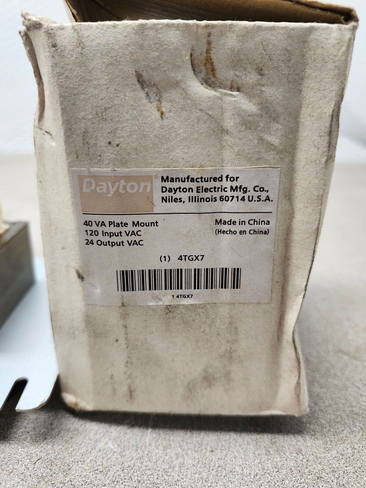 NEW IN BOX DAYTON 40 VA PLATE MOUNT 4TGX7