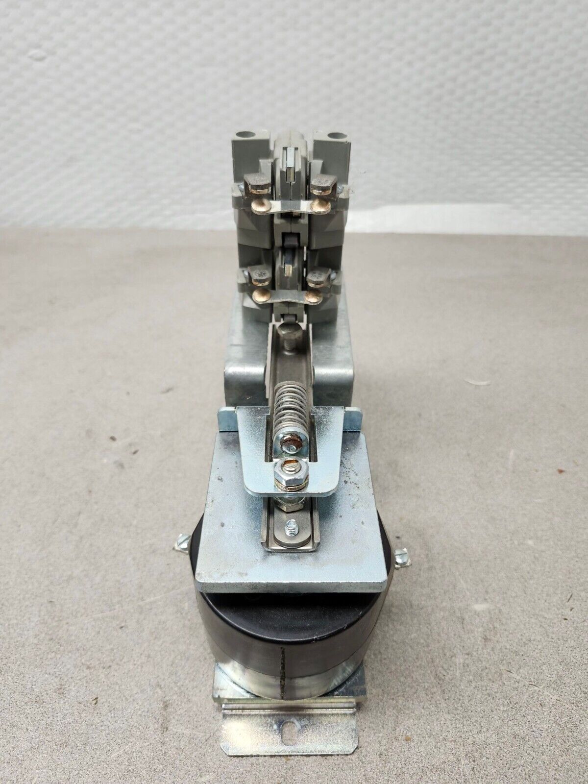 NEW NO BOX CUTLER HAMMER EATON 230VDC CONTACTOR 6011H23-103-15