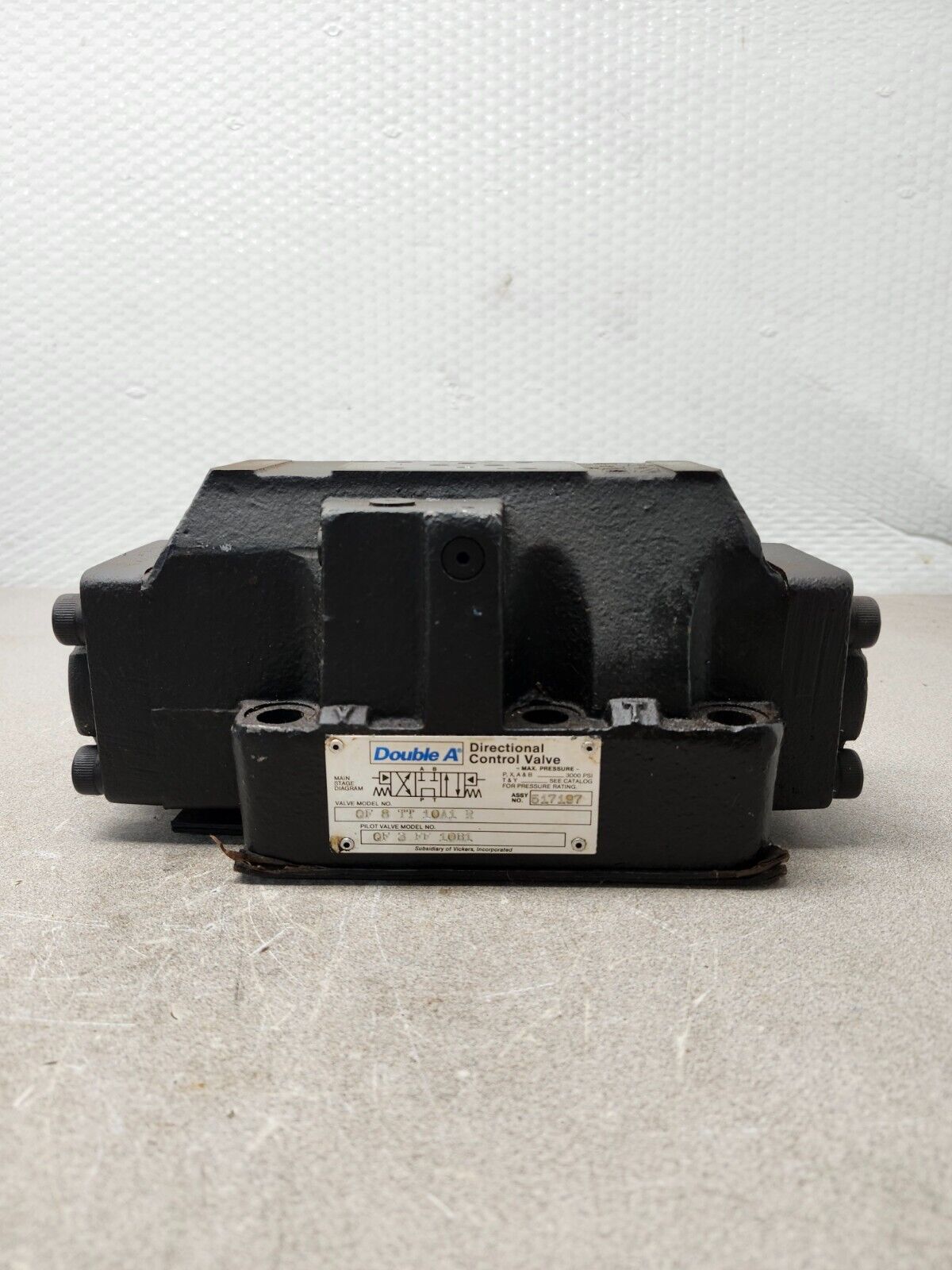 USED Double A Hydraulic Valve 300PSI QF 8 TT 10A1 R