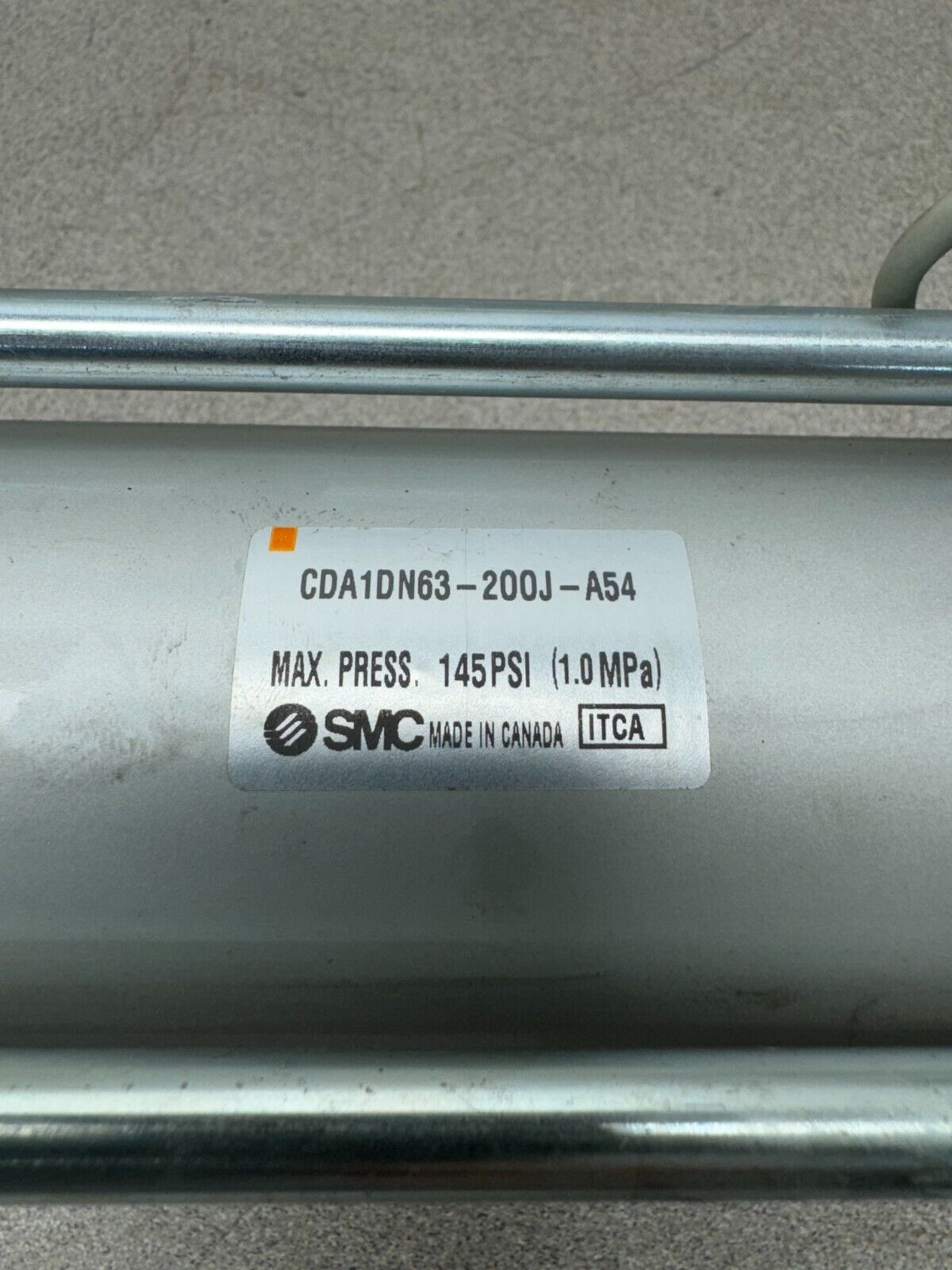 NEW NO BOX SMC PNEUMATIC CYLINDER CDA1DN63-200J-A54