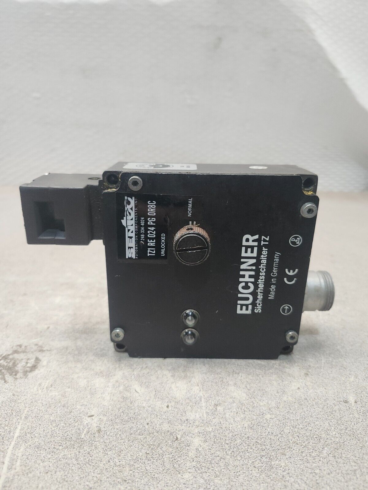 USED EUCHNER SAFETY SWITCH TZ SERIES TZ1RE024PGOR8C