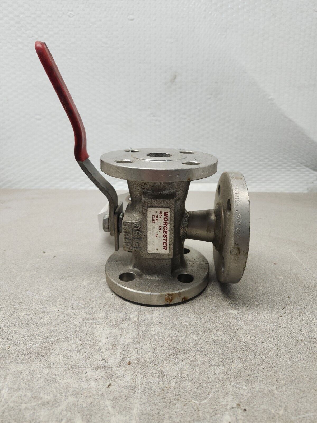 USED TEE BALL VALVE WORCESTER CLASS 150 CWP 275 10T5166RT150P7634R5