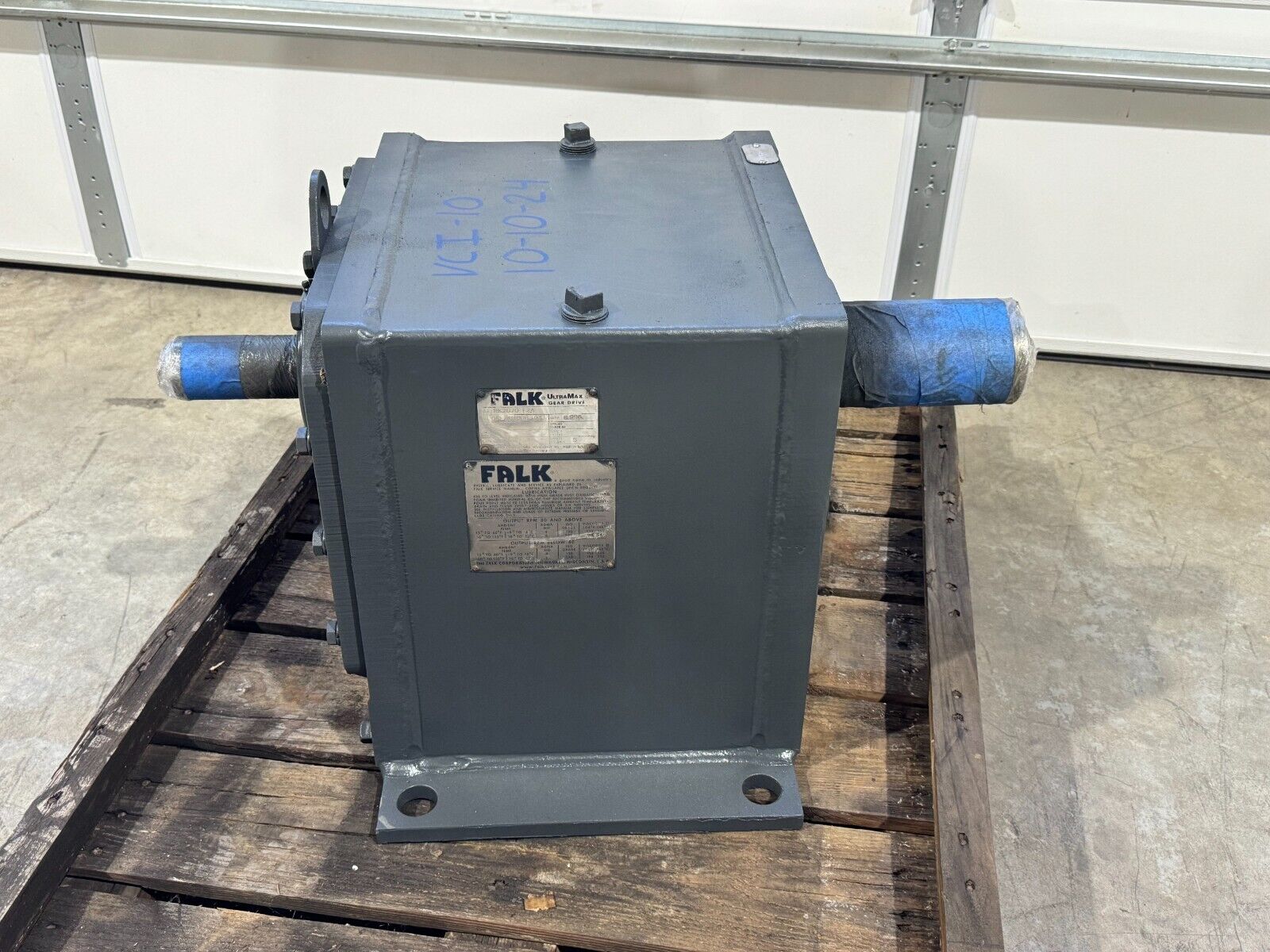 UNUSED SURPLUS FALK ULTRAMAX GEAR DRIVE SPEED REDUCER 8.996 RATIO RK2070 F2A