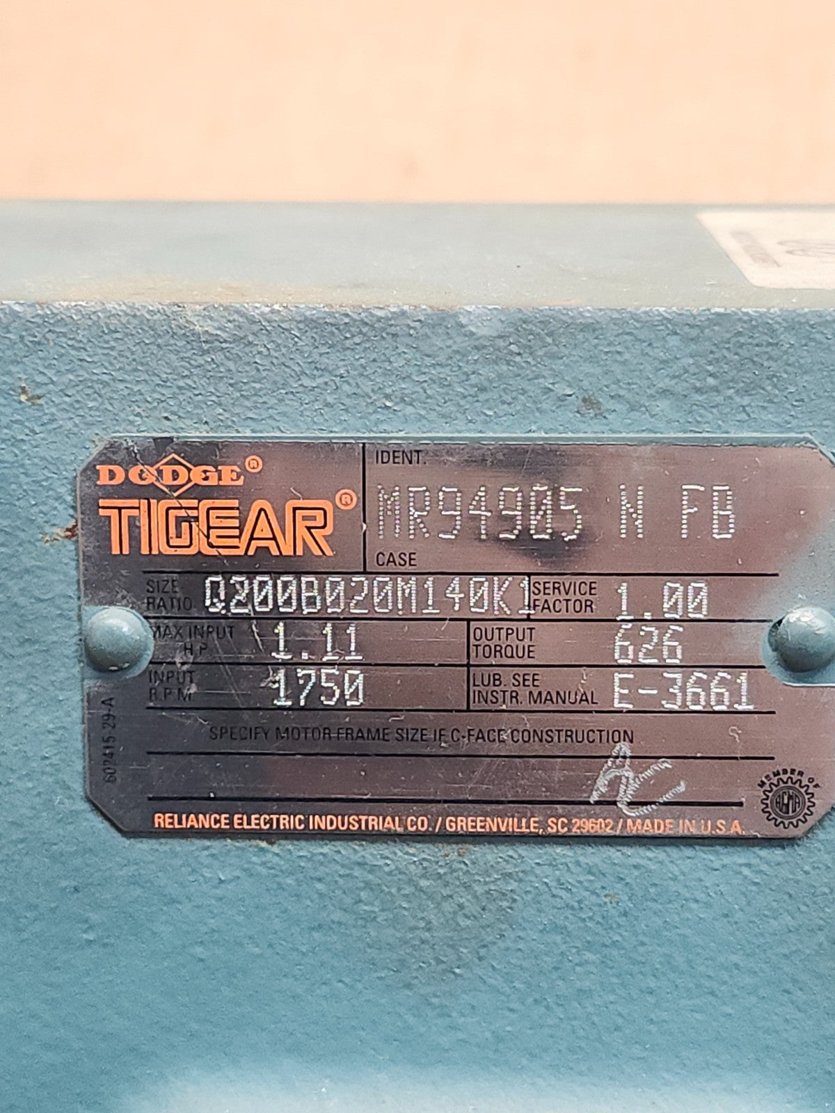 47318954